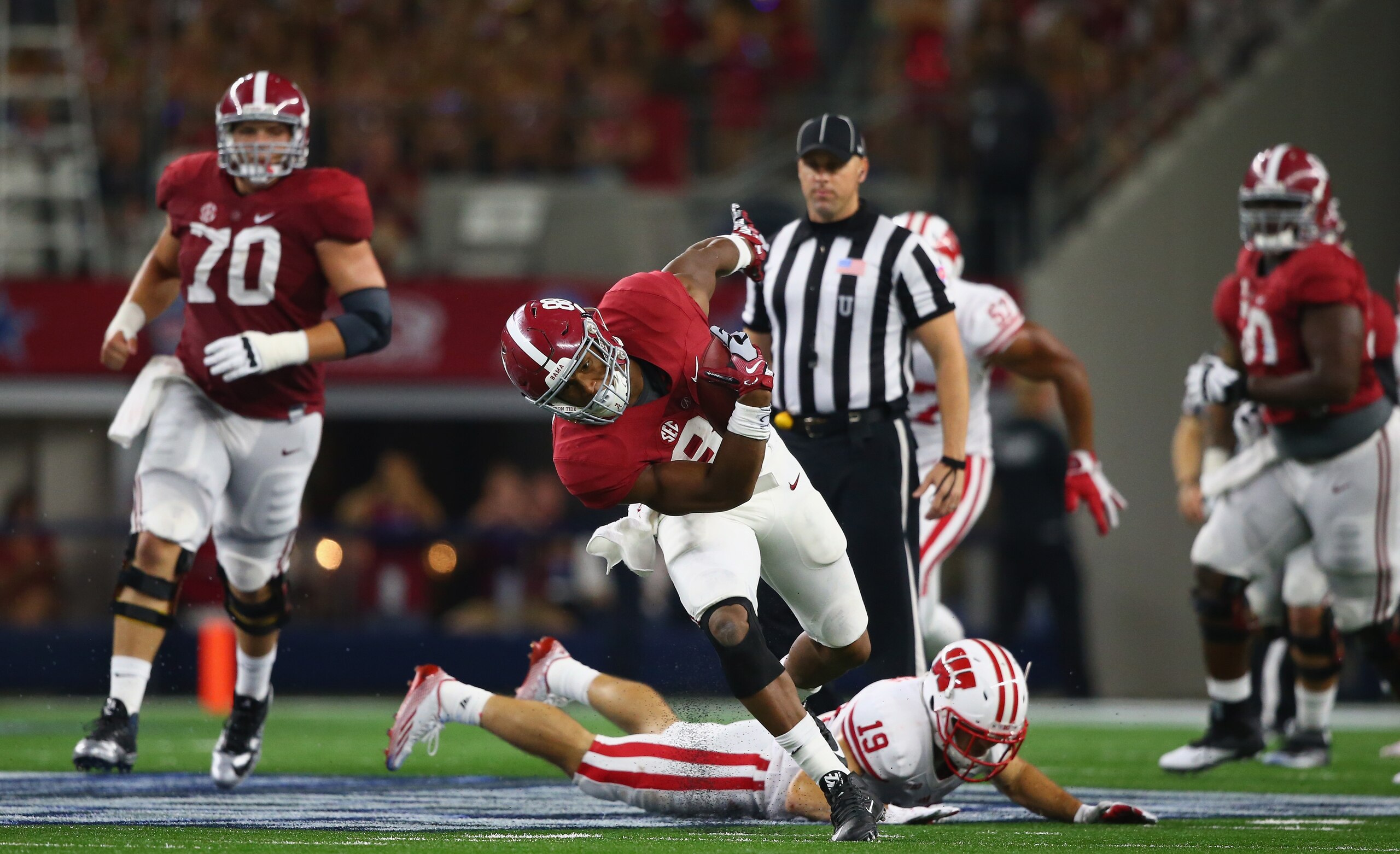 Tailback Bo Scarbrough is ready to lead Alabama's charge for another national title.