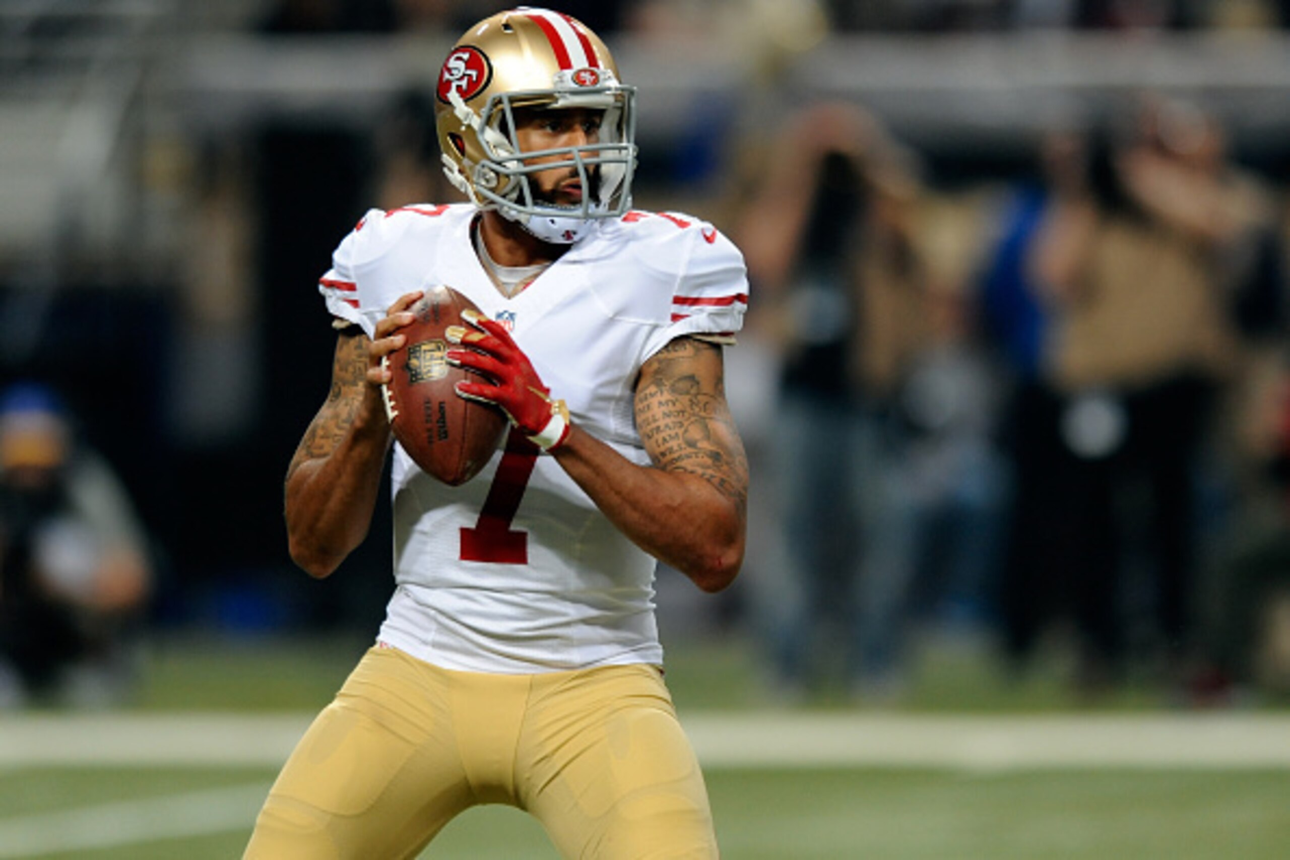 ST. LOUIS, MO - NOVEMBER 1: Colin Kaepernick #7 of the San Francisco 49ers looks to pass against the St. Louis Rams in the first quarter at the Edward Jones Dome on November 1, 2015 in St. Louis, Missouri. (Photo by Michael B. Thomas/Getty Images)