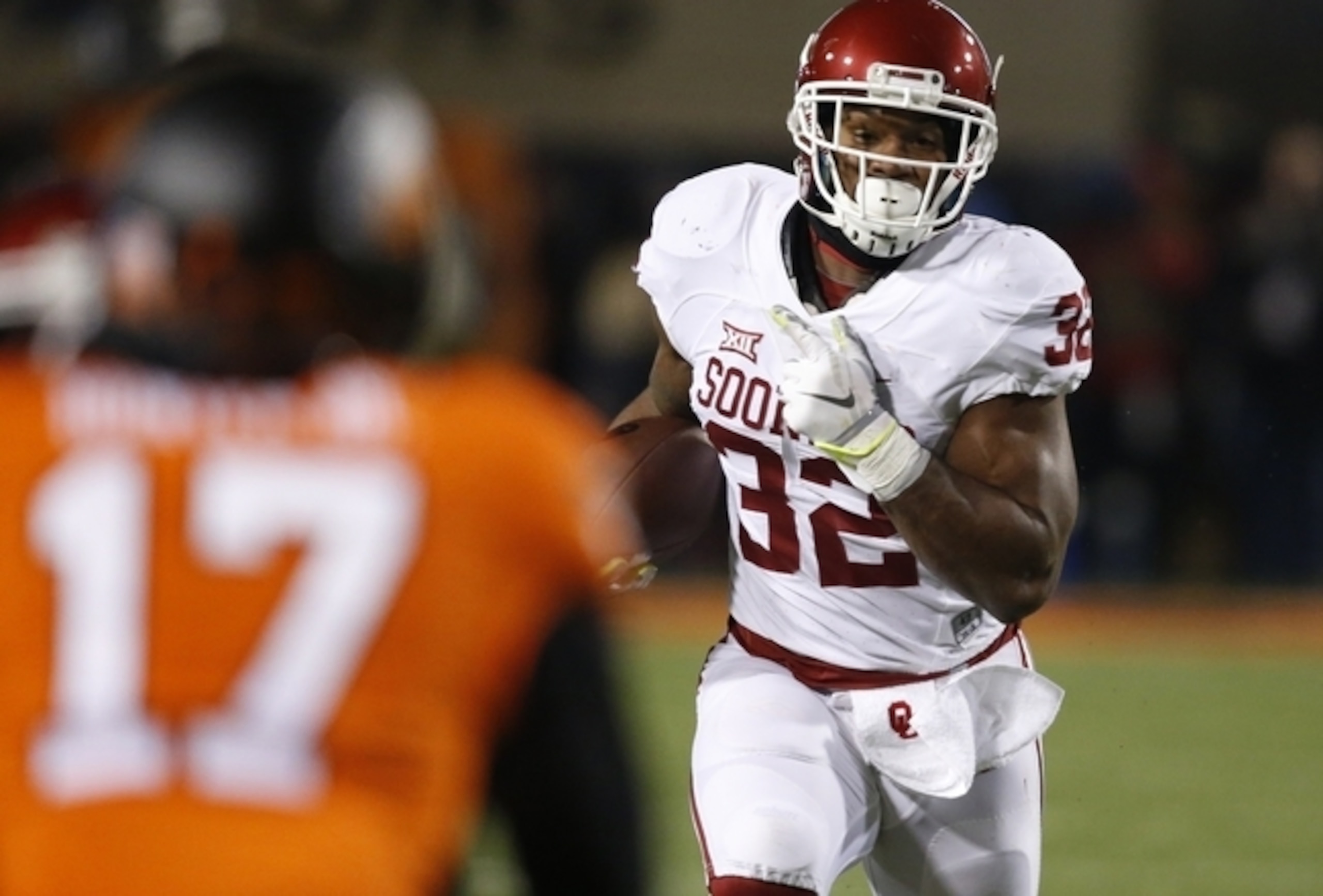 Samaje Perine's churning legs are a key to the Oklahoma offense. Samaje Perine's churning legs are a key to the Oklahoma offense.