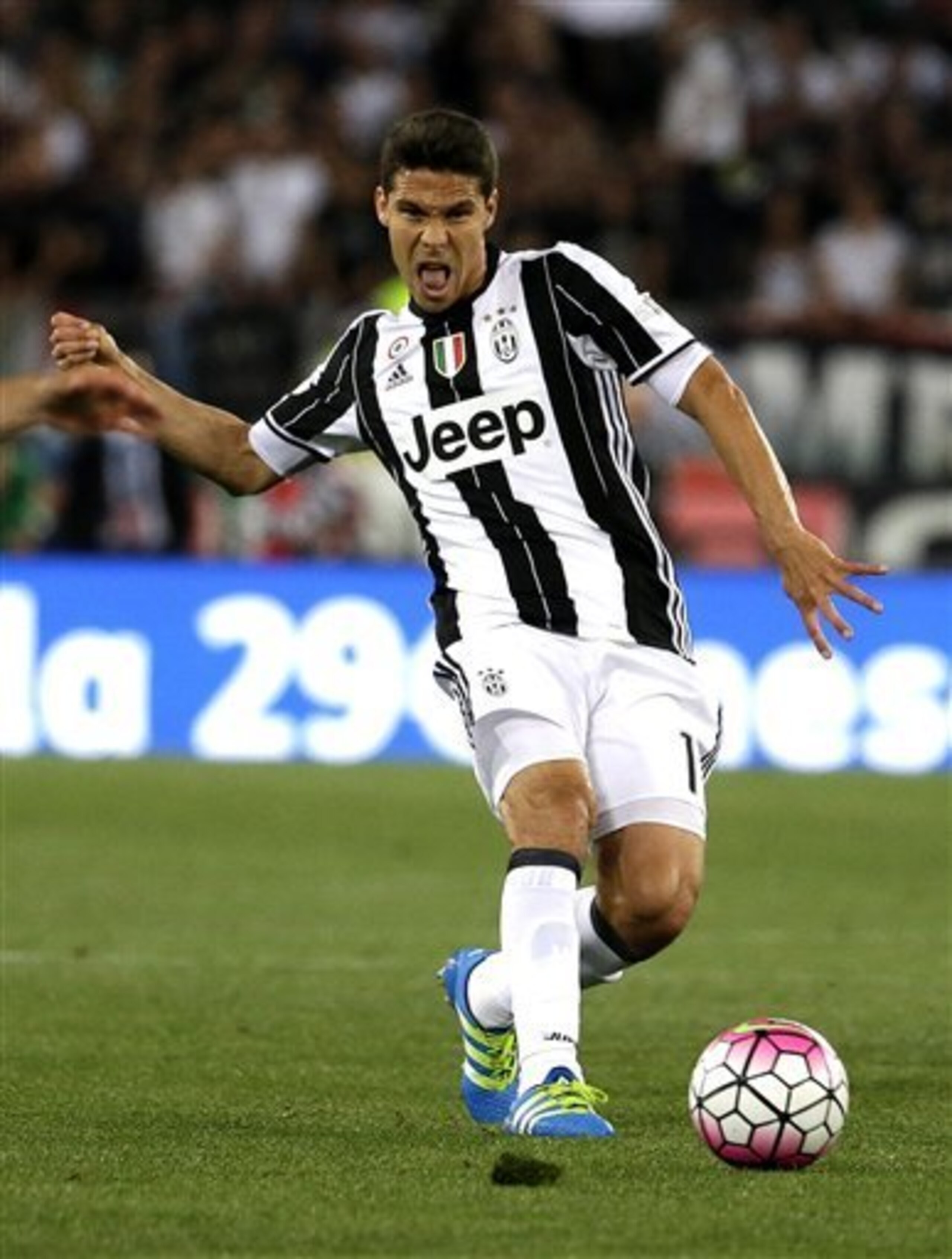 Hernanes failed to dictate the pace in midfield.