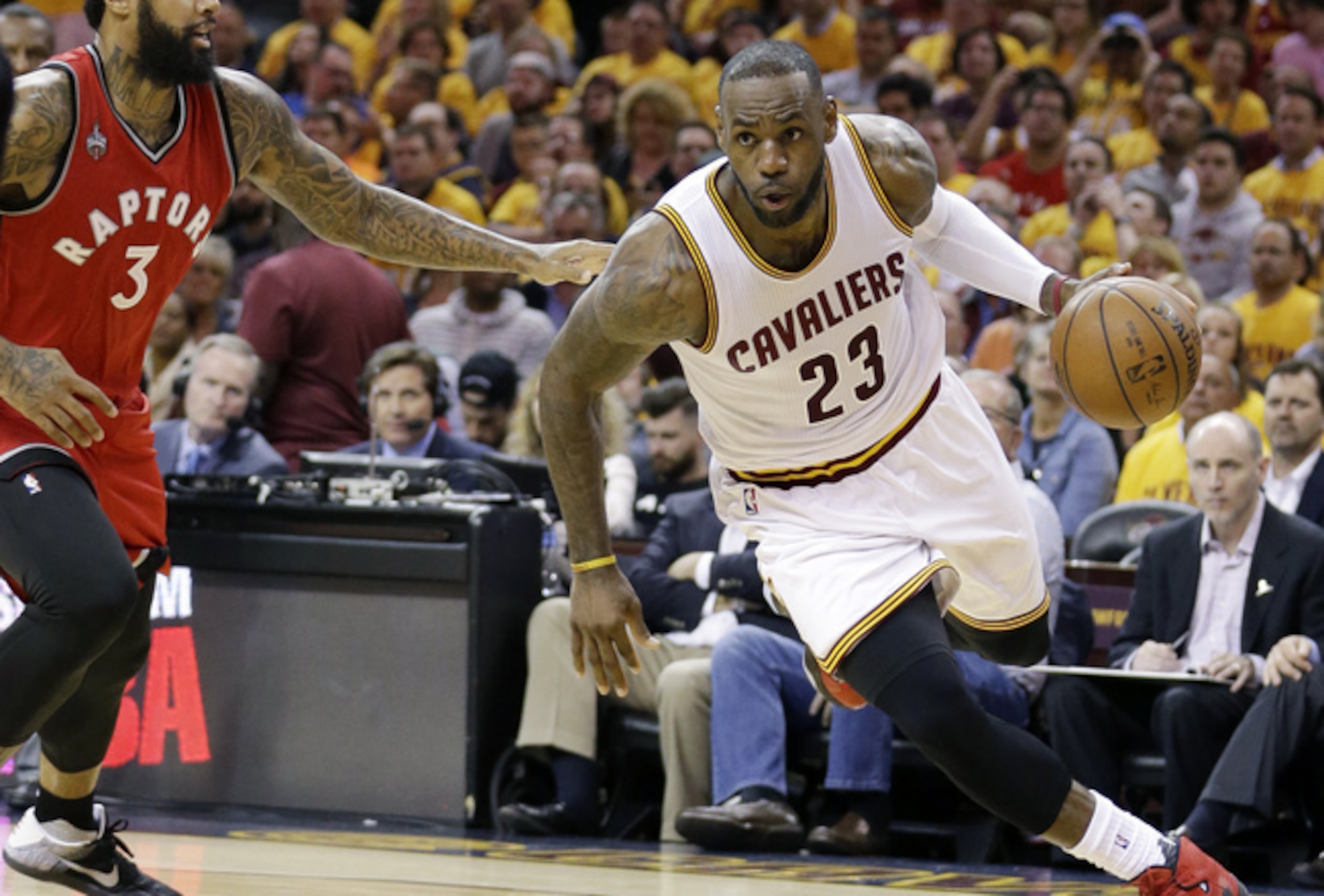 LeBron James once again has the hopes of Cleveland sports fans on his shoulders.
