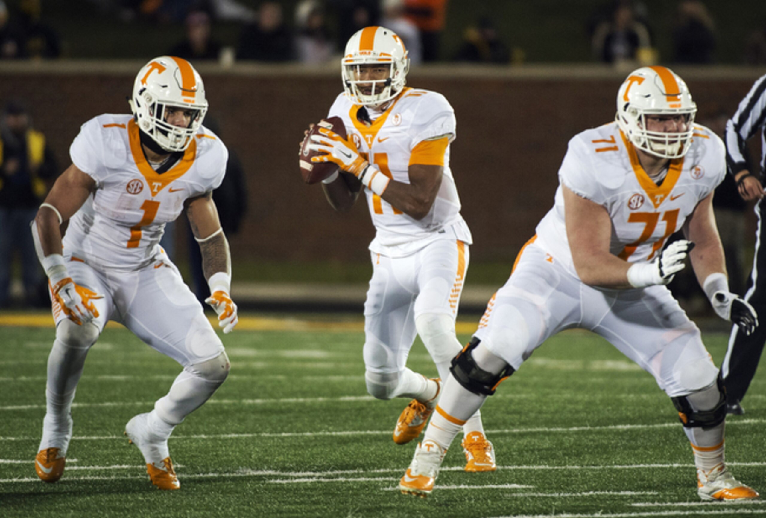 Joshua Dobbs (11) Joshua Dobbs (11)