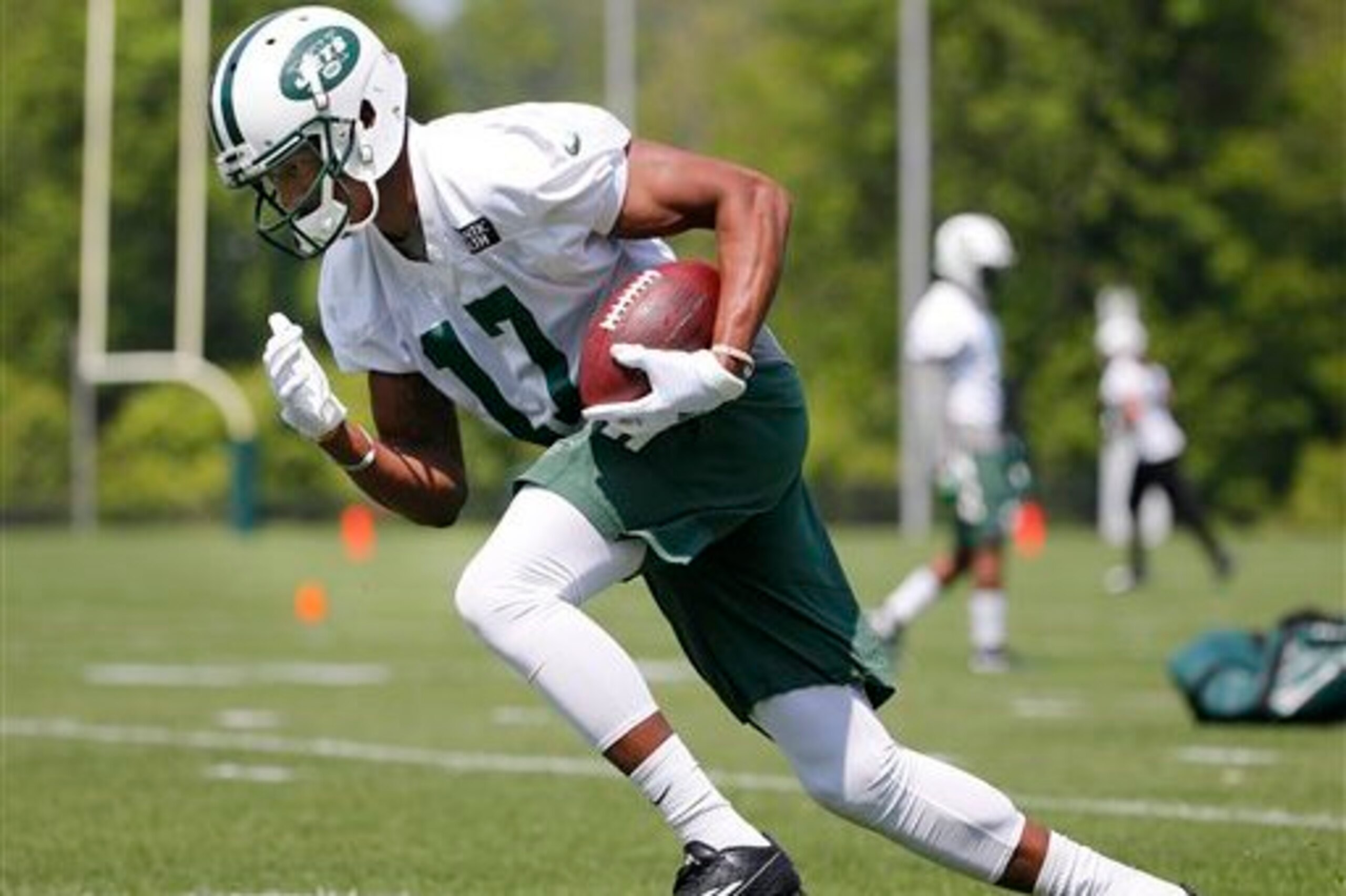 Charone Peake has all the physical tools to develop into a quality receiver for the Jets. Charone Peake has all the physical tools to develop into a quality receiver for the Jets.