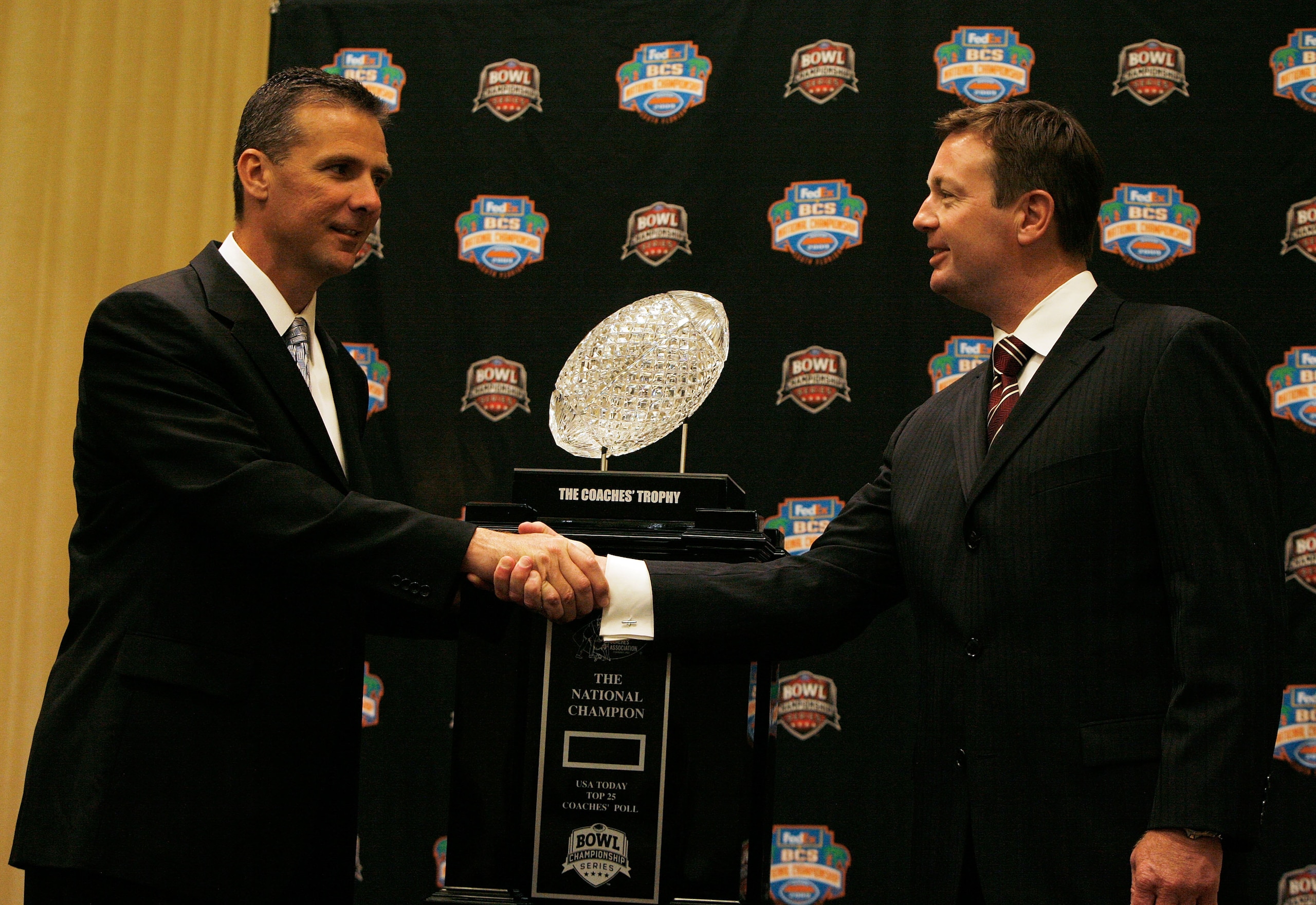 Ohio State HC Urban Meyer and Oklahoma HC Bob Stoops in 2008