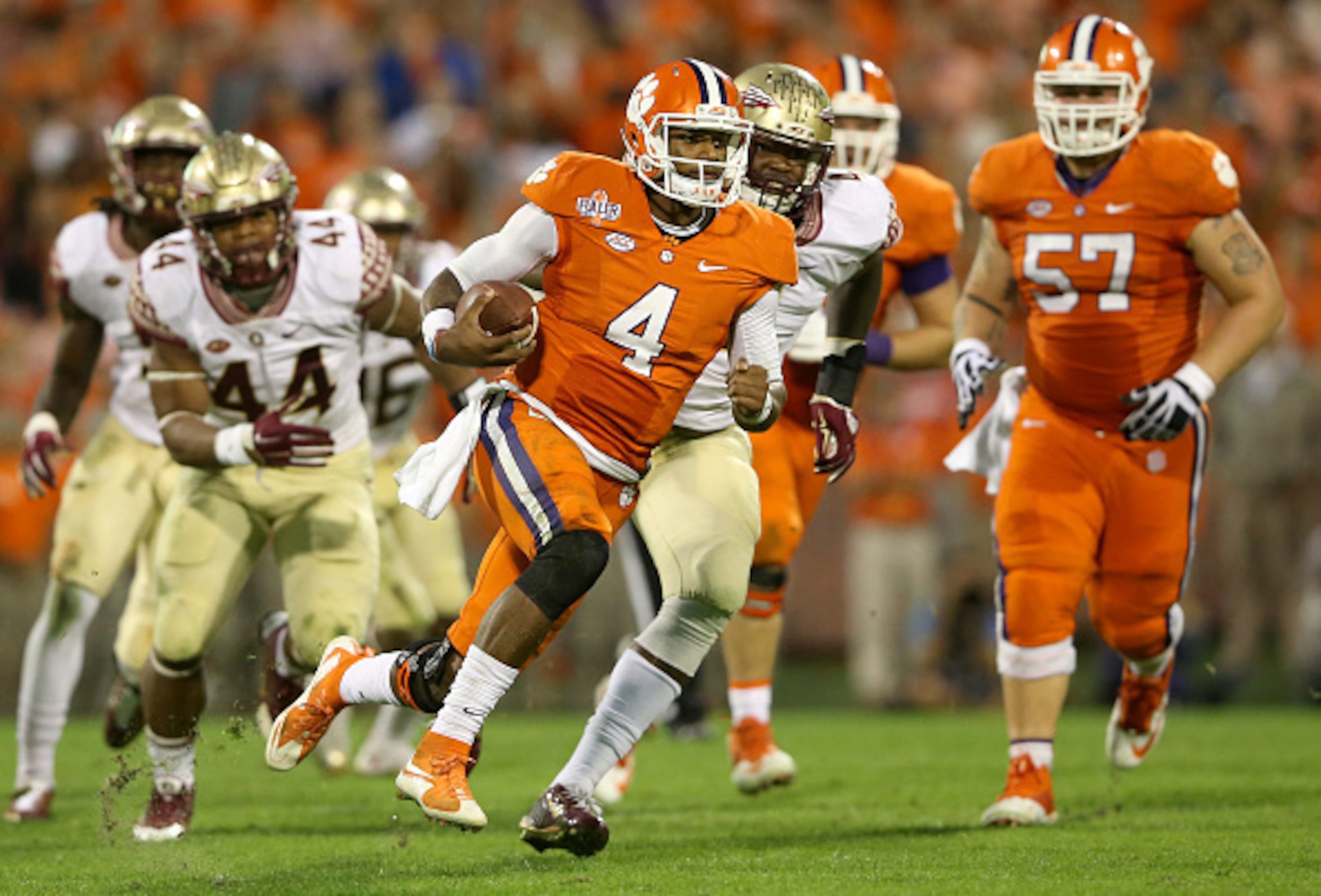 Clemson QB Deshaun Watson (center)