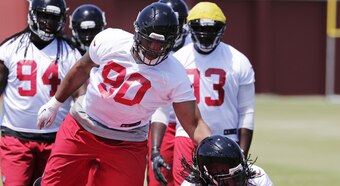 New Atlanta Falcons defensive end Derrick Shelby (90) participated in May's OTAs.