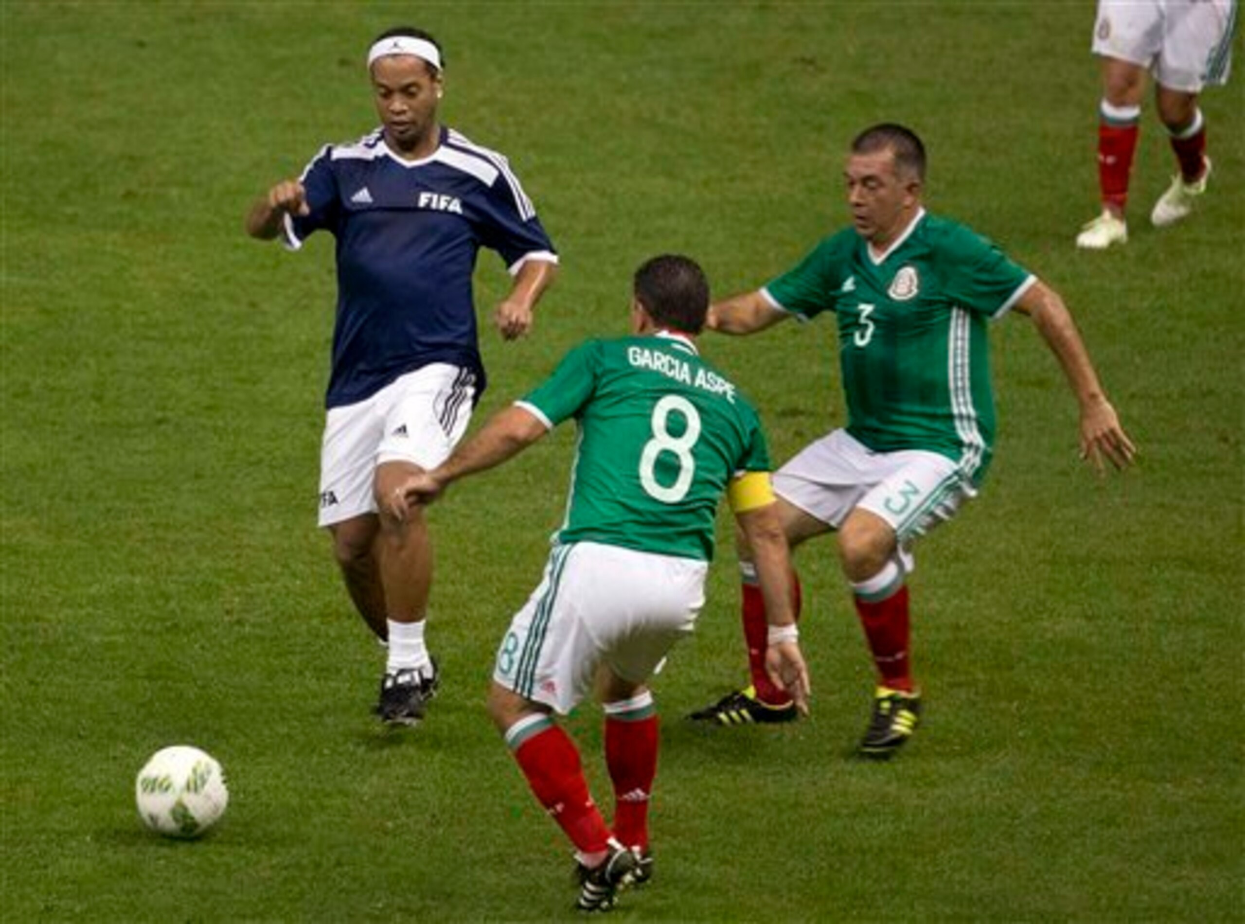 Ronaldinho should make for an entertaining kickboxer