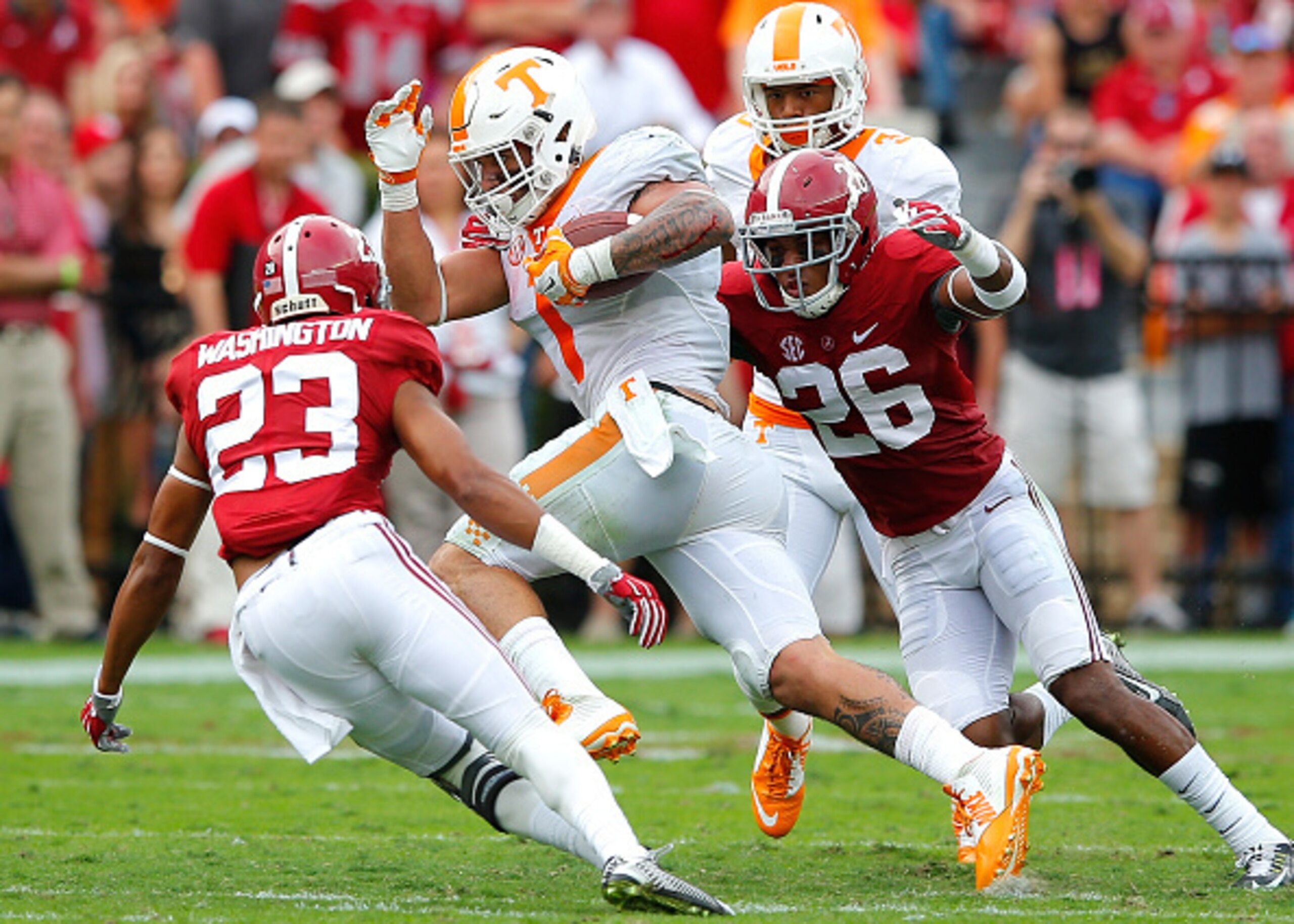 Tennessee RB Jalen Hurd (center)