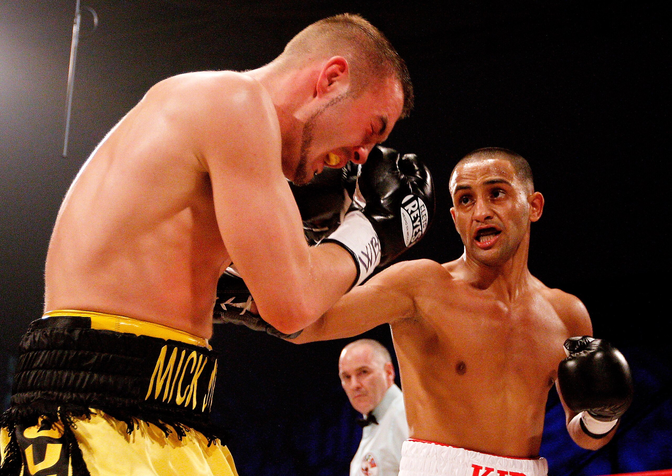 Kid Galahad has the skills to suit the amateur scoring system.