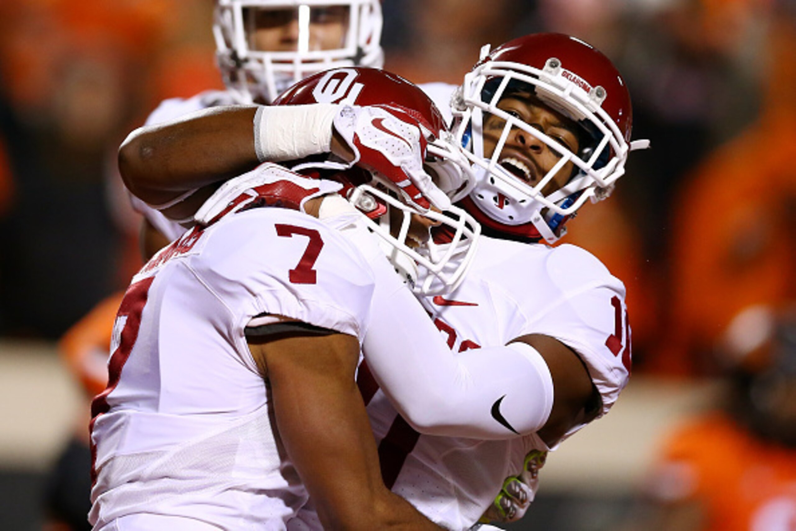 Oklahoma DBs Jordan Thomas and Steven Parker