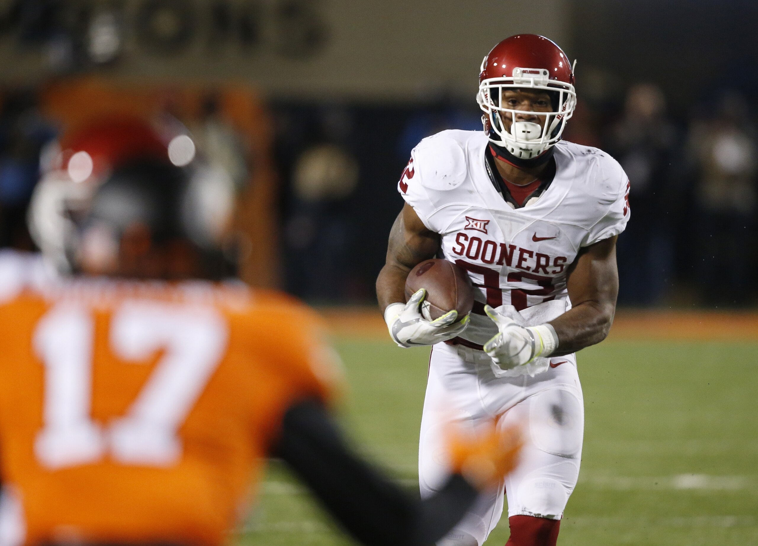 Samaje Perine is a powerful presence in Oklahoma's offense.