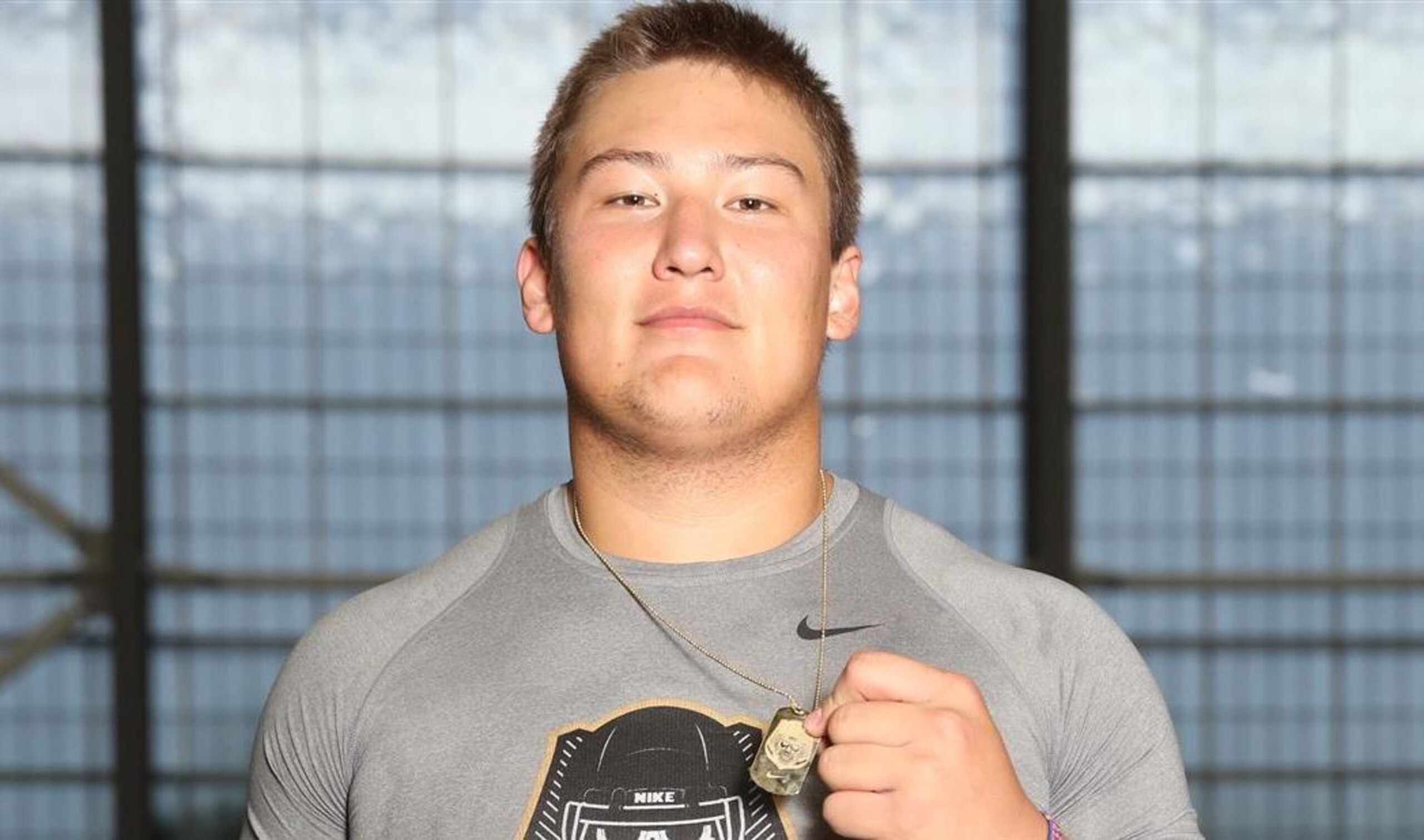 5-star OT Foster Sarell