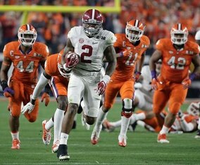 Not too many defensive players wanted to get in Derrick Henry's way during the 2015 season.