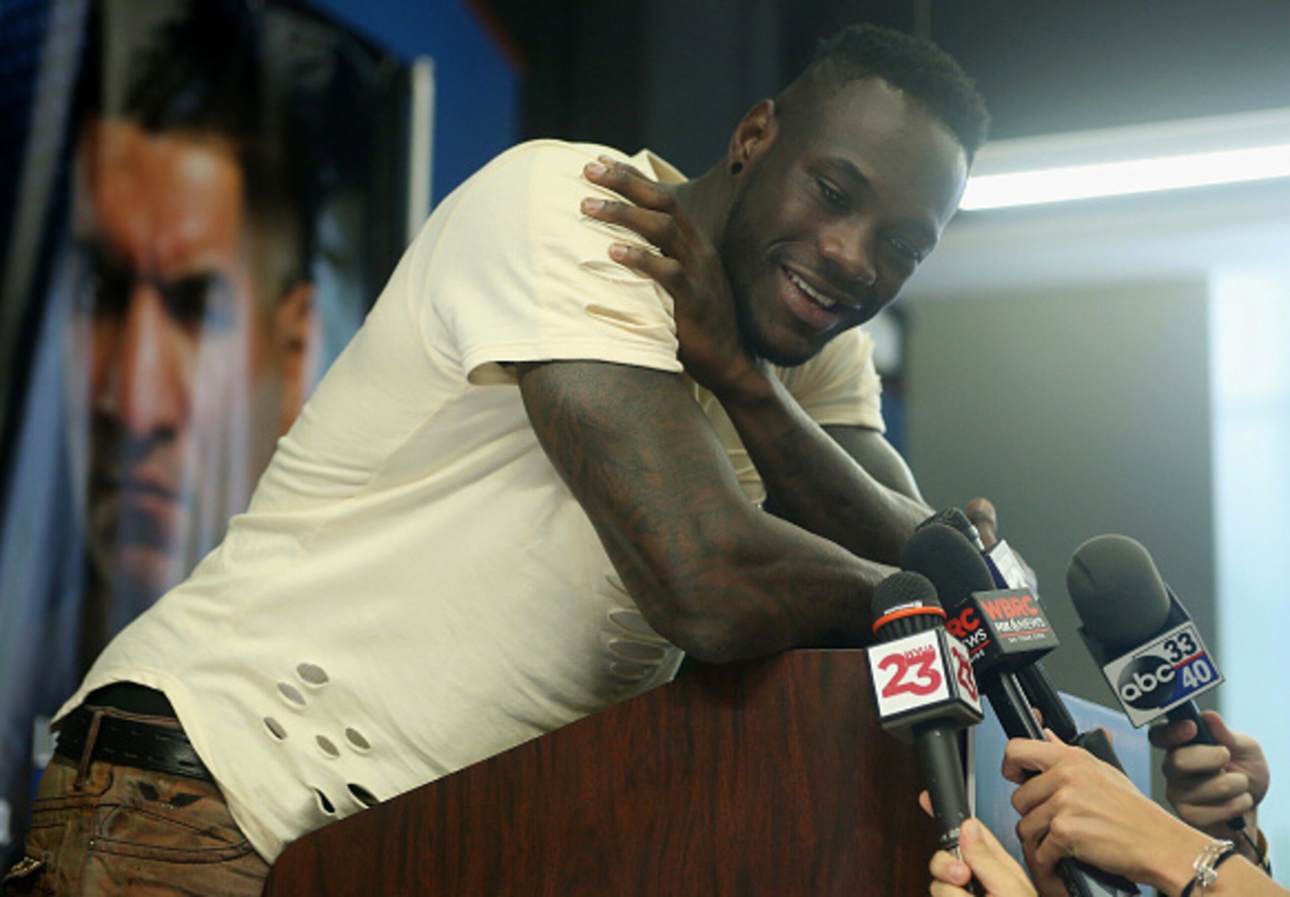 Deontay Wilder had to find a late replacement.