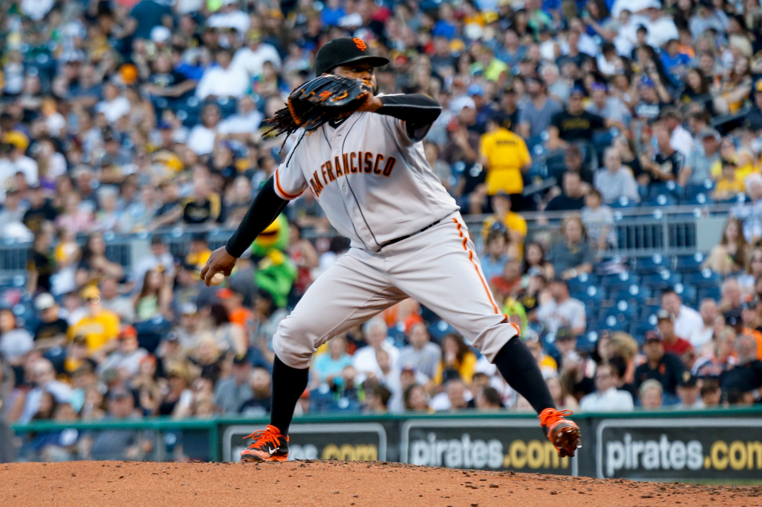 Johnny Cueto has been in vintage form in 2016, compiling a 11-1 record and a 2.42 ERA.