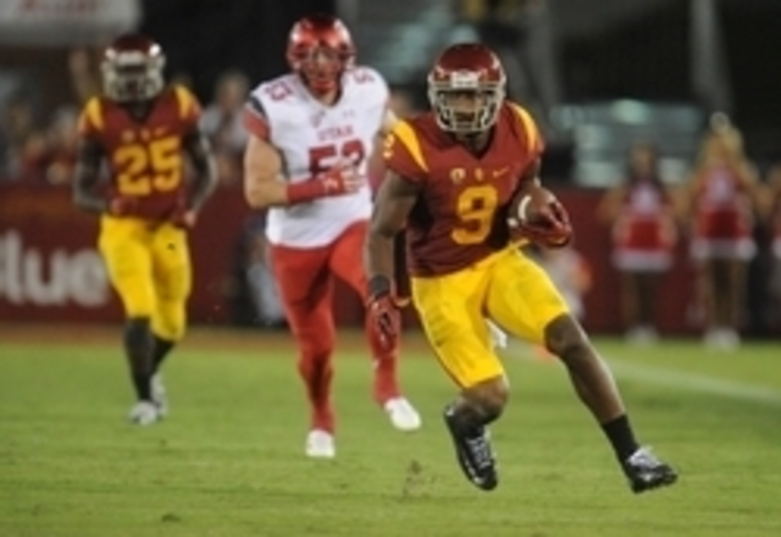USC RB Ronald Jones II (left) and WR JuJu Smith-Schuster (right) USC RB Ronald Jones II (left) and WR JuJu Smith-Schuster (right)