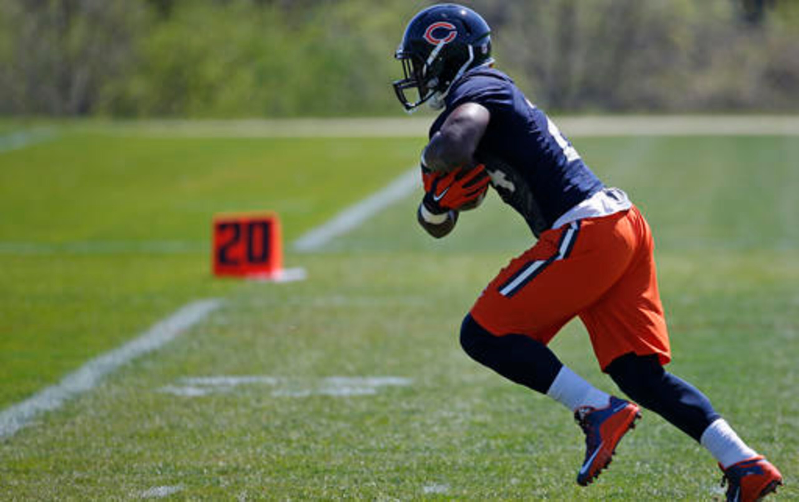 Don't be too surprised if Jordan Howard wins the starting job in Chicago this year.