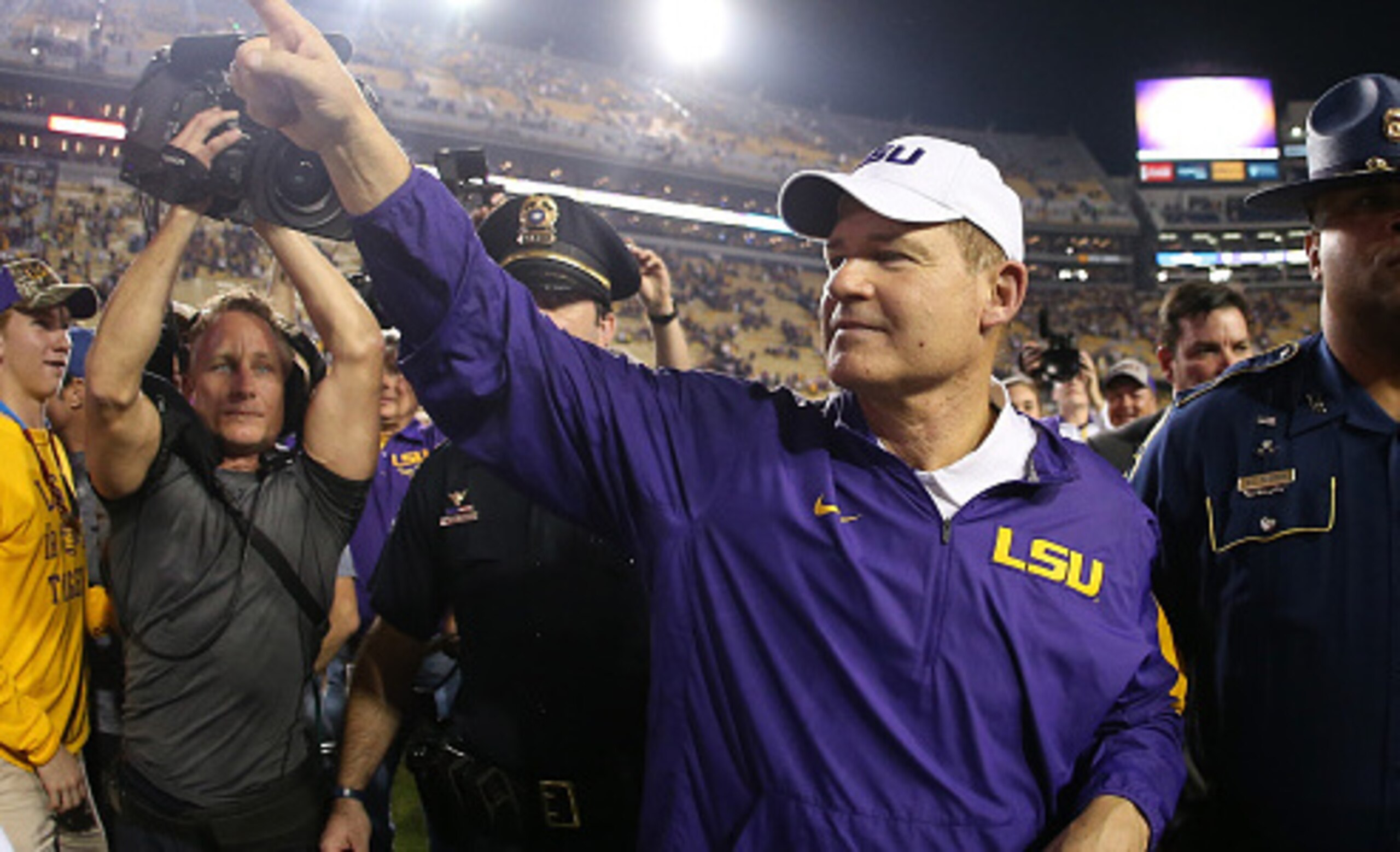 LSU head coach Les Miles