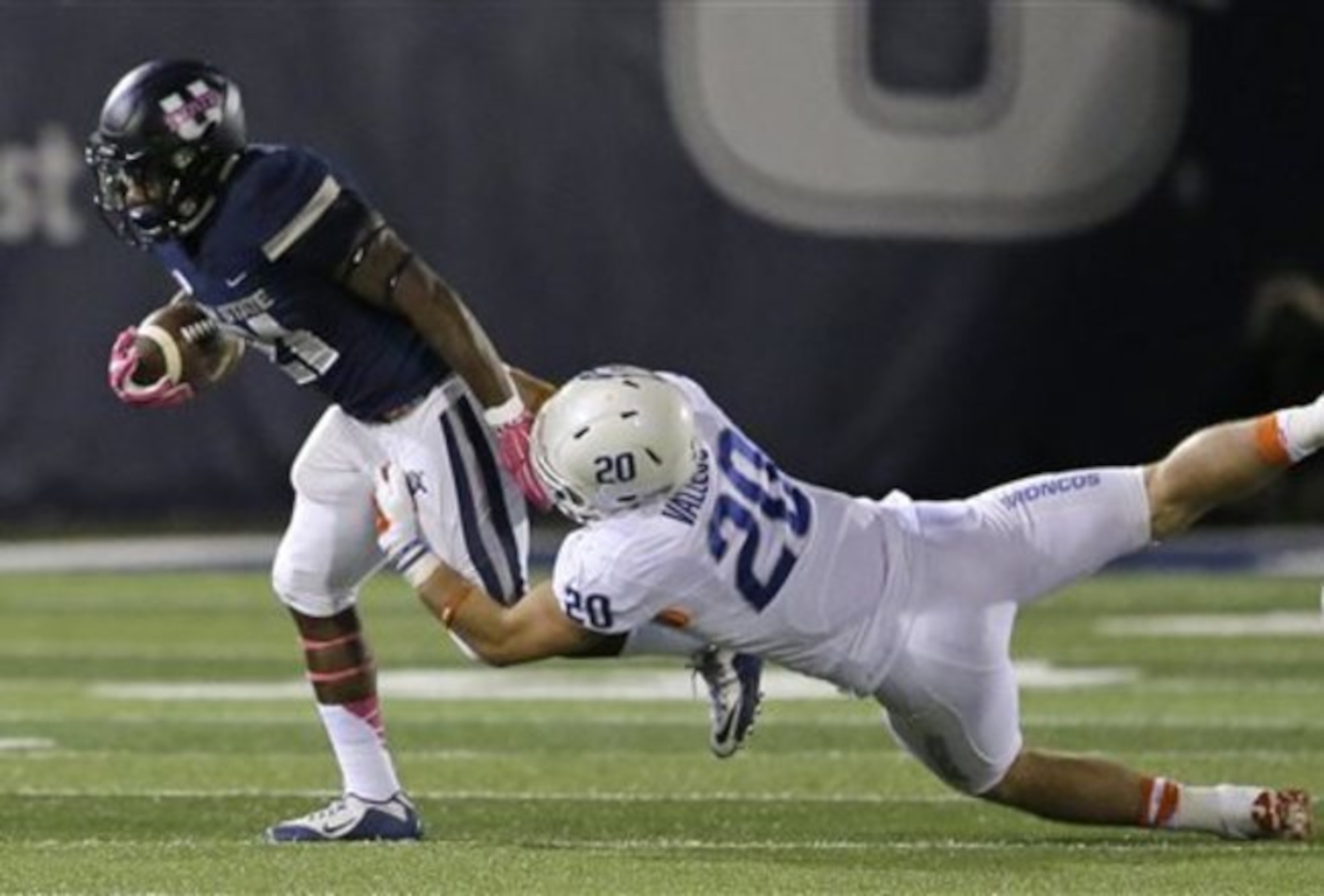 Tanner Vallejo will lead Boise State's defense in 2016.
