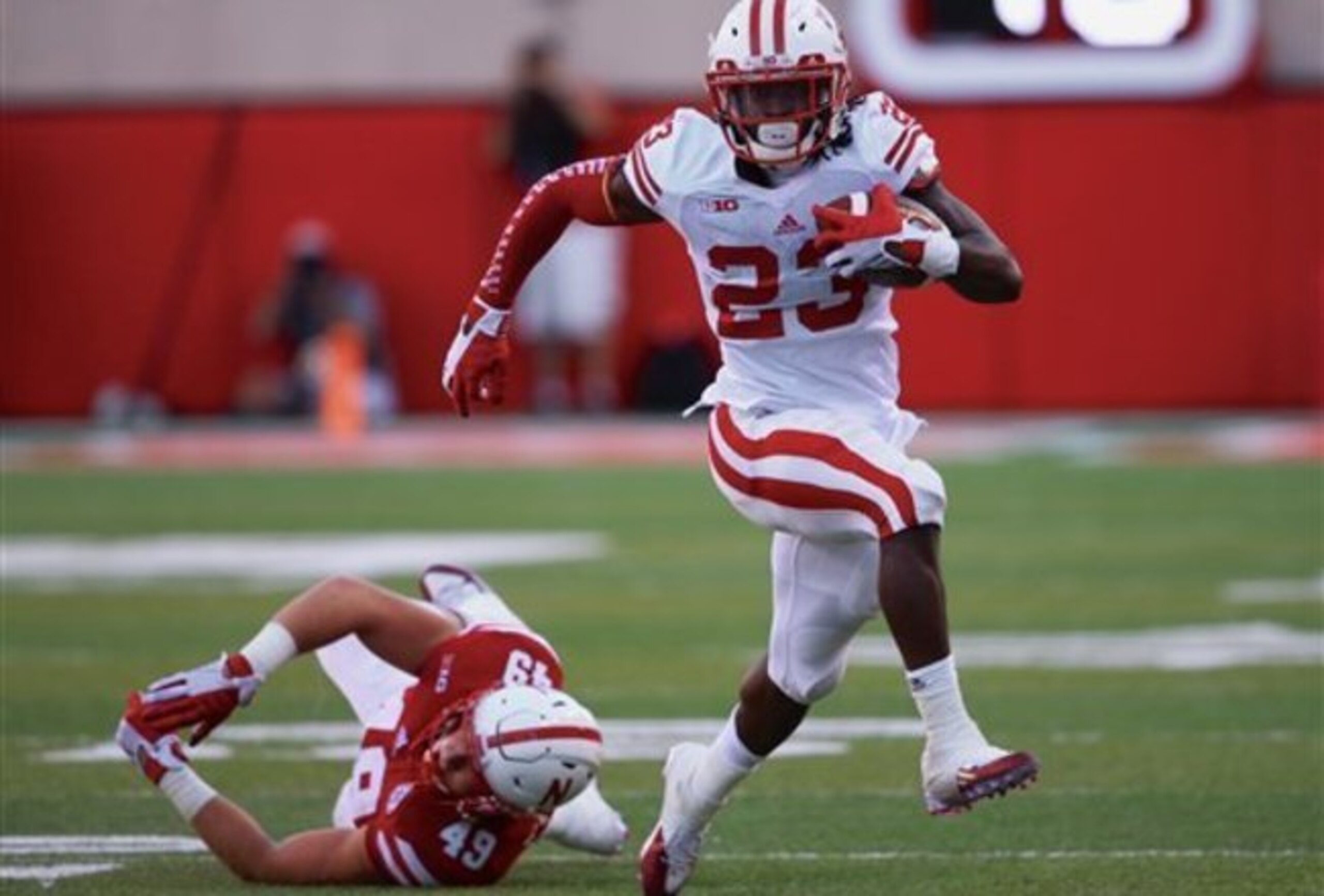Wisconsin RB Dare Ogunbowale Wisconsin RB Dare Ogunbowale