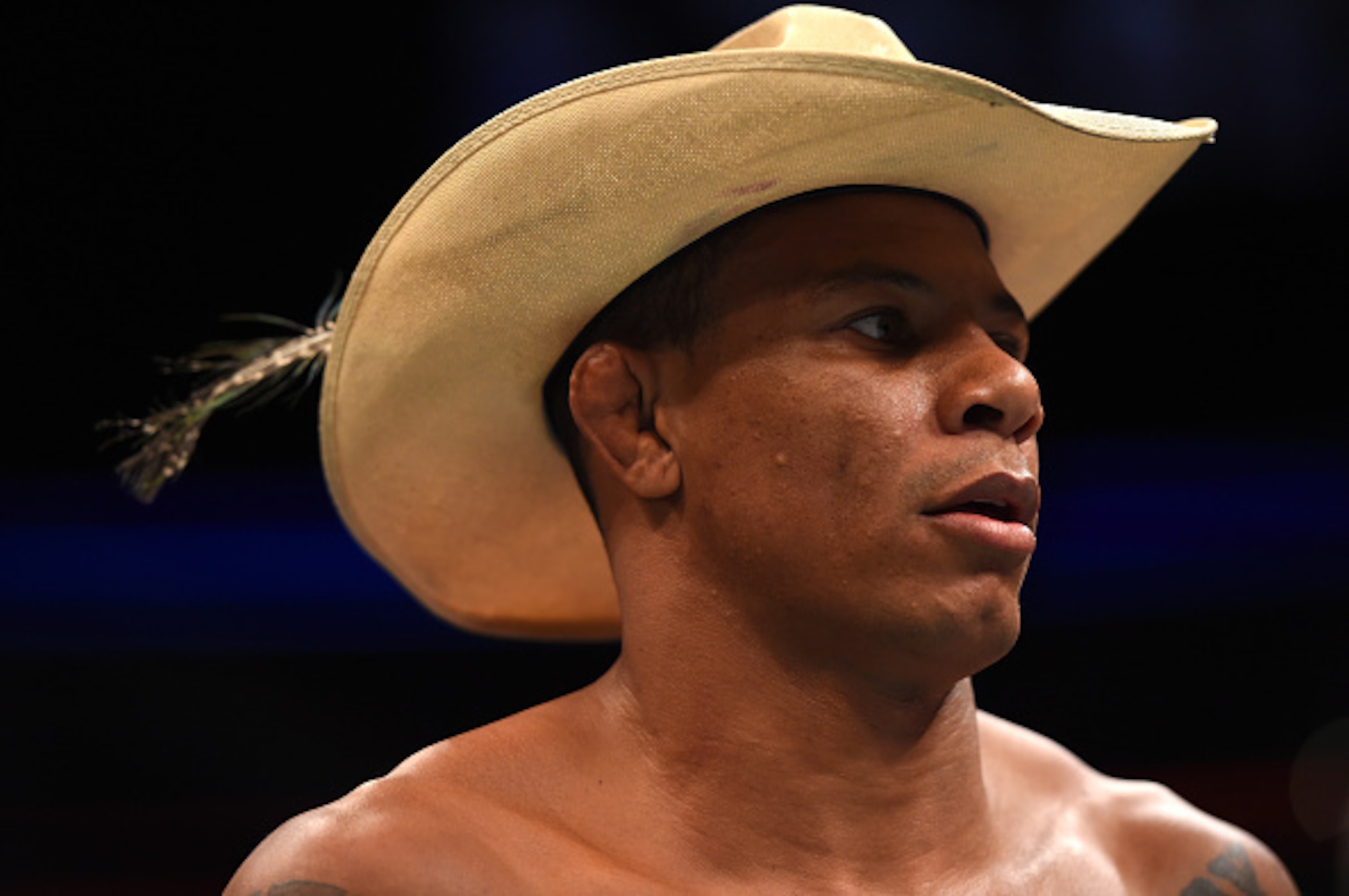 Alex Oliveira returns to action in the Fight Pass headliner. Alex Oliveira returns to action in the Fight Pass headliner.