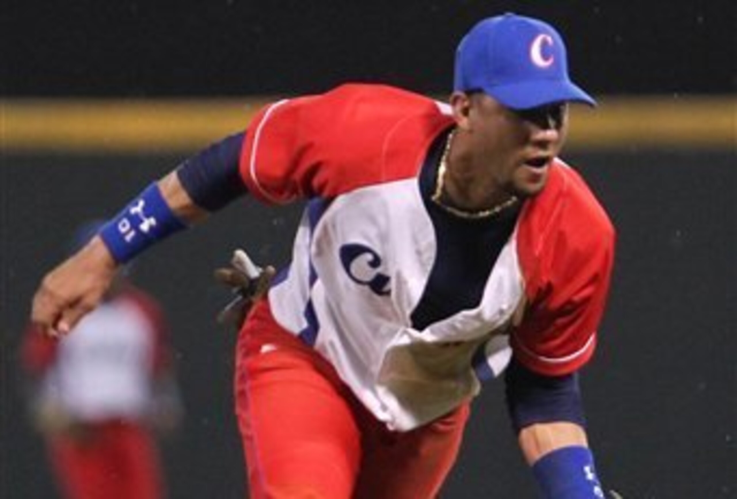 The Houston Astros reportedly signed Cuban infielder Yulieski Gurriel on Friday.