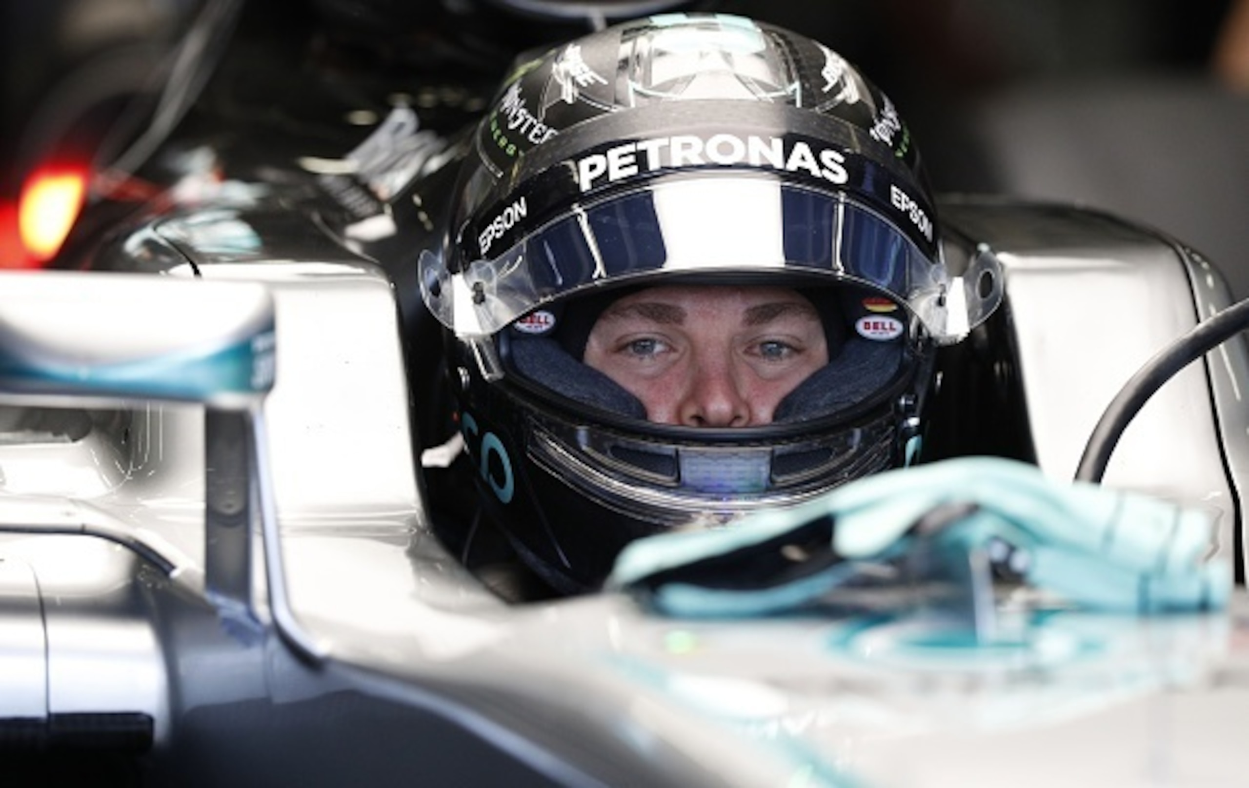 Nico Rosberg's lead in the drivers' championship has been cut to a single point.