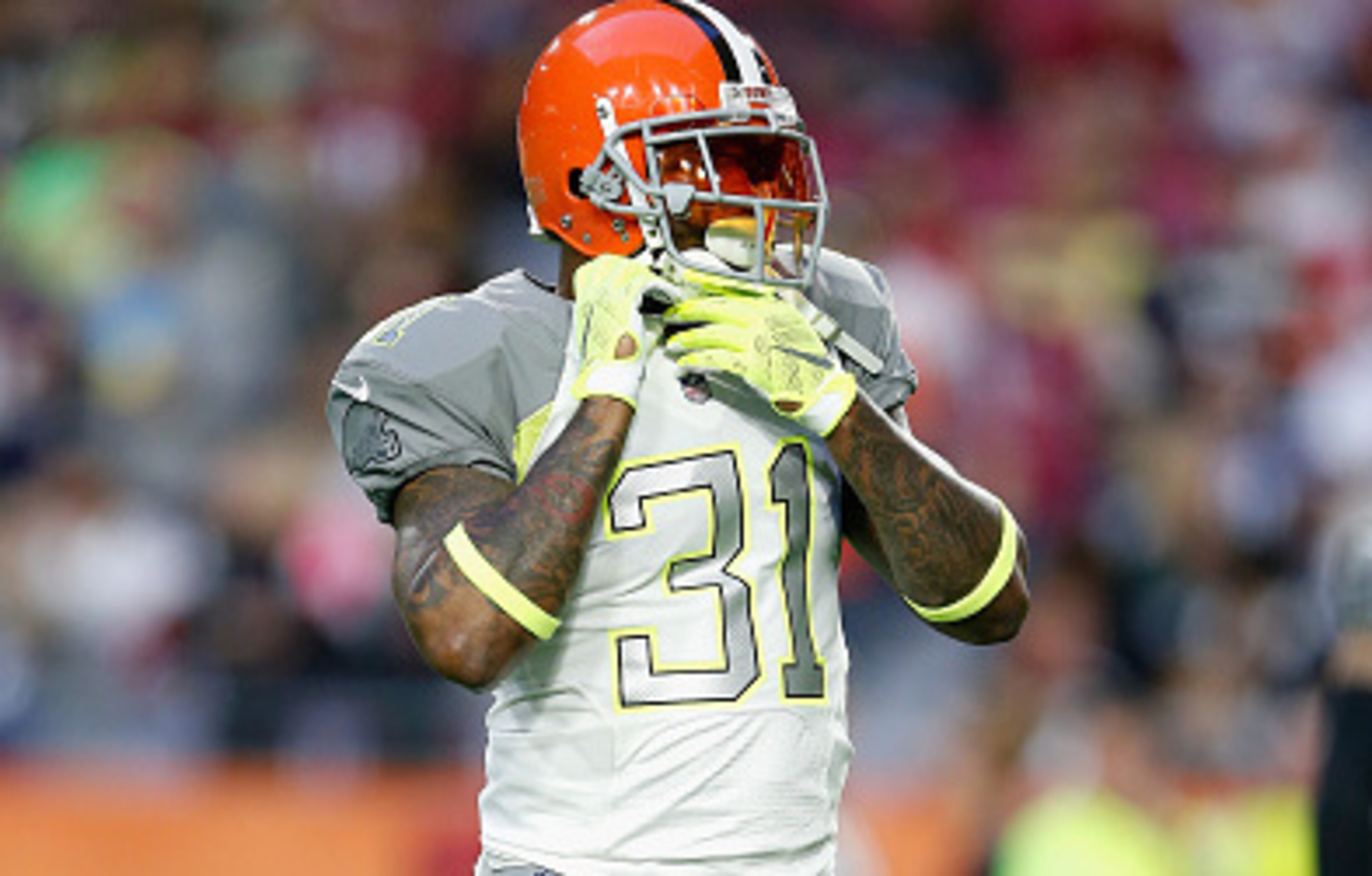 Former Pro Bowler Donte Whitner could stay in the AFC North by joining the Steelers.