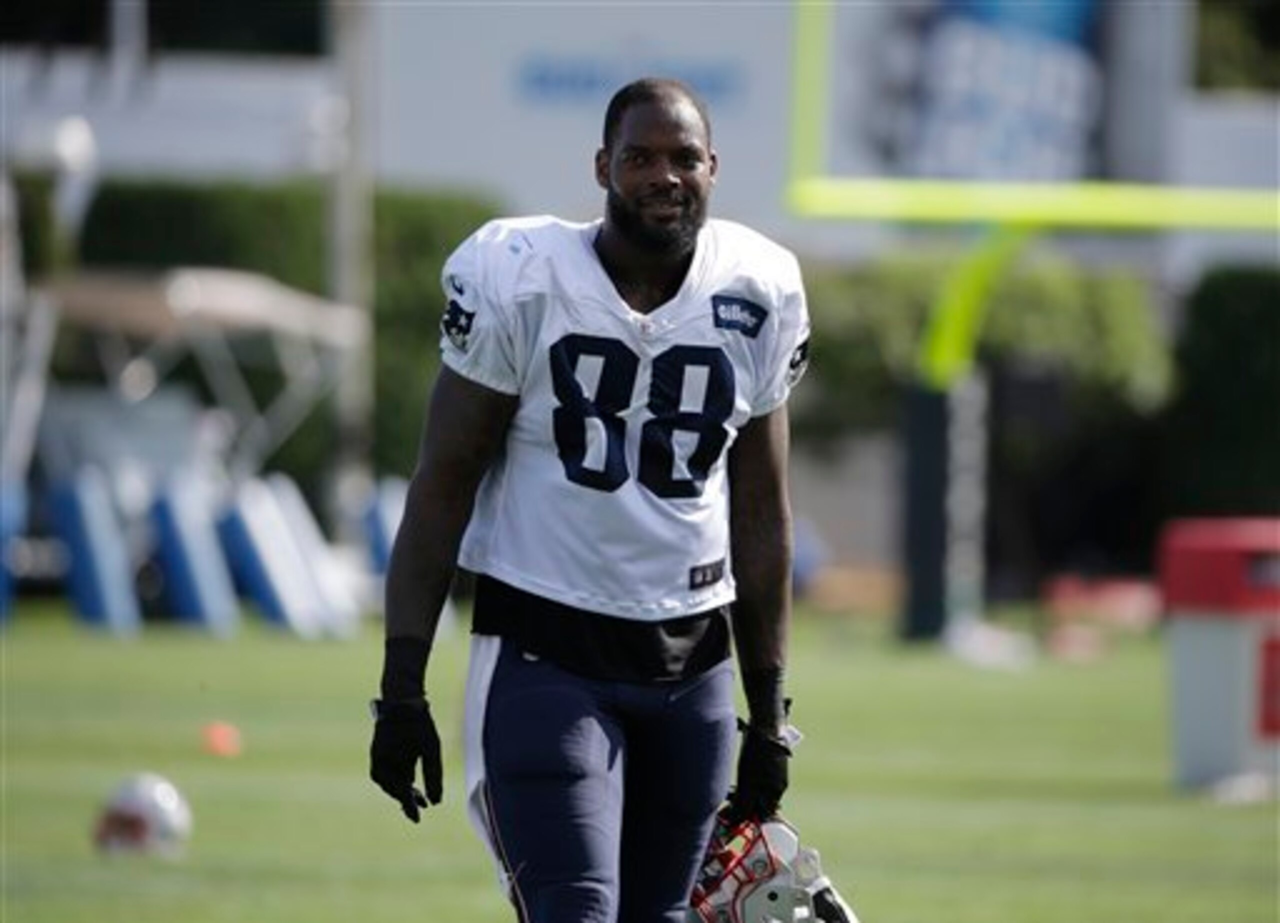 Martellus Bennett could be a consistent option for the Patriots.
