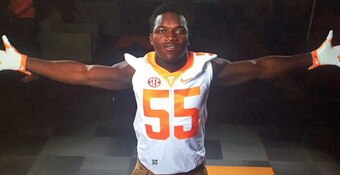 Tennessee DE Jonathan Kongbo