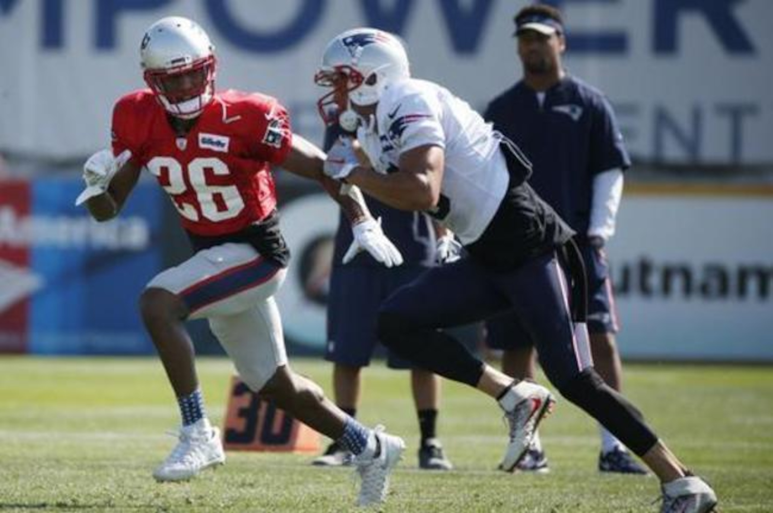 Which new receiver is going to emerge as a weapon for New England in 2016?