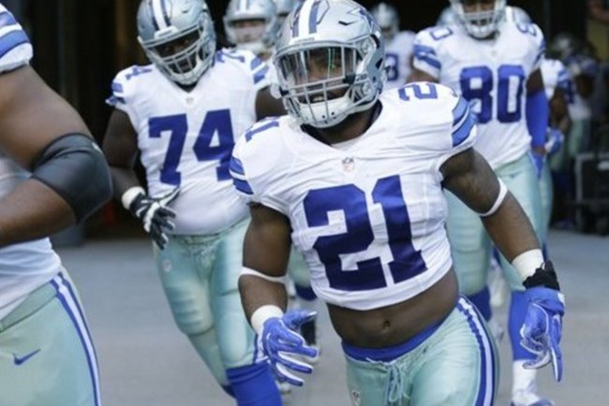 How did key players like running back Ezekiel Elliott perform in preseason Week 3?