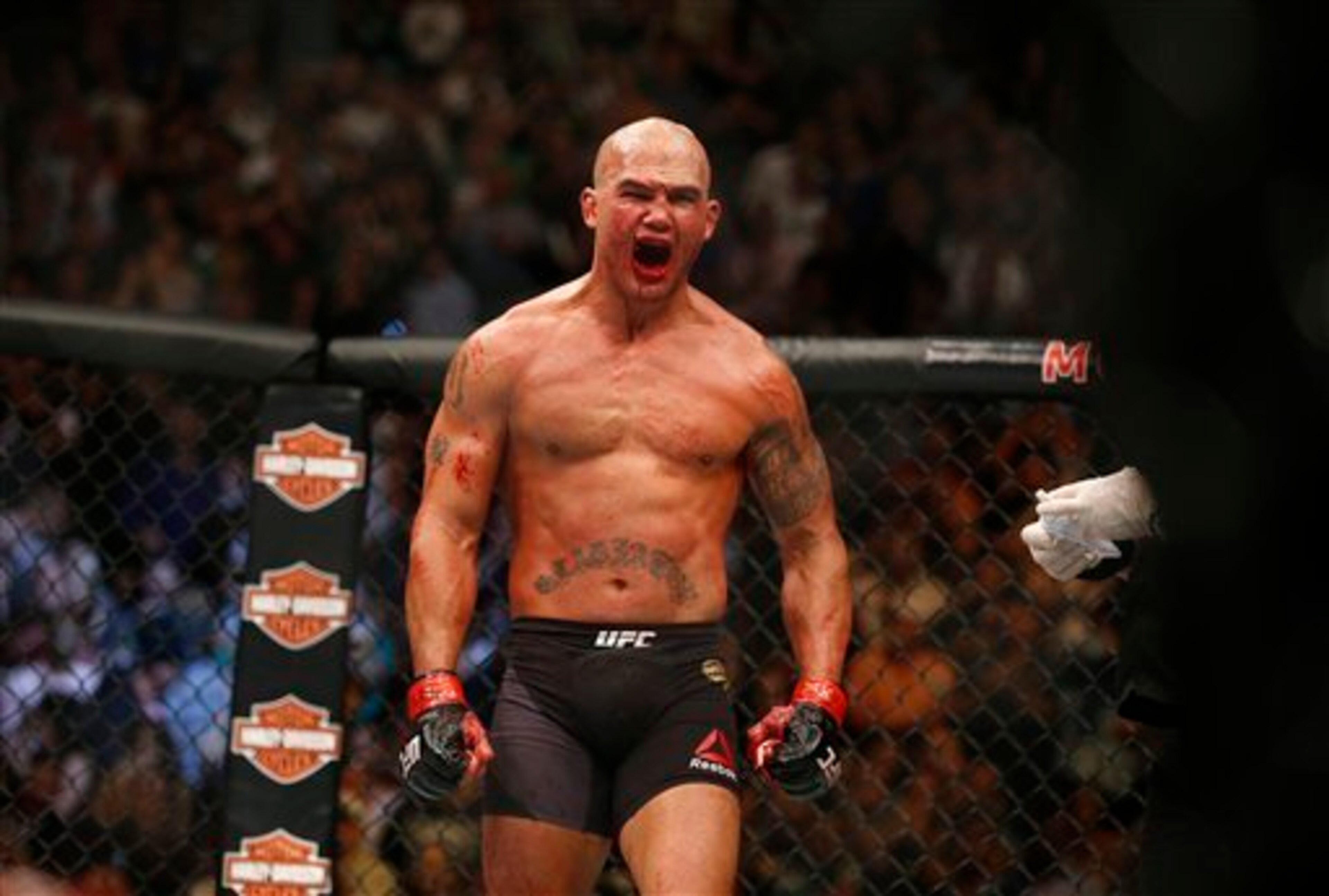 Robbie Lawler came up short against Tyron Woodley.