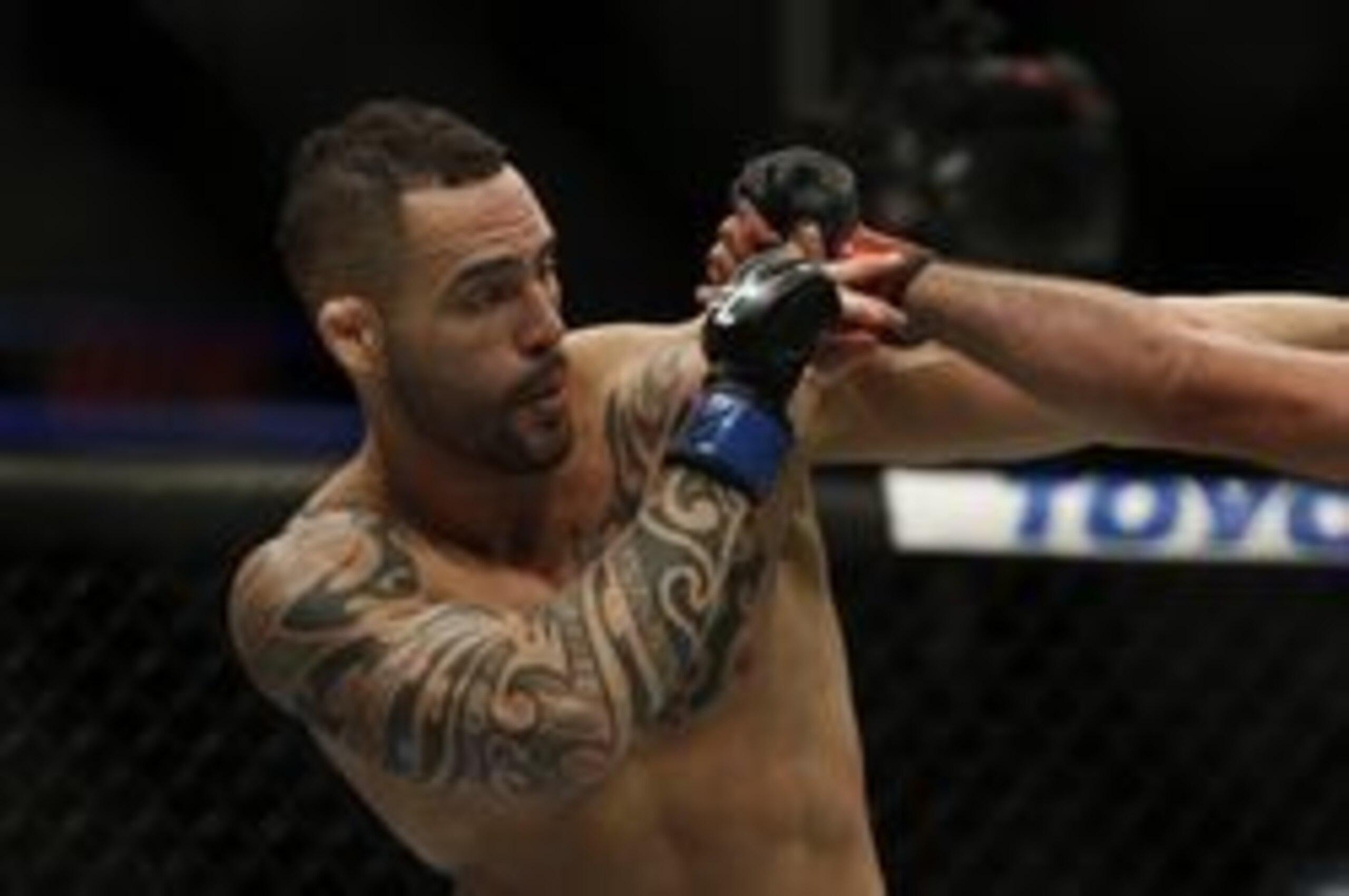 Santiago Ponzinibbio tries to continue his rise up the welterweight ranks against Zak Cummings.