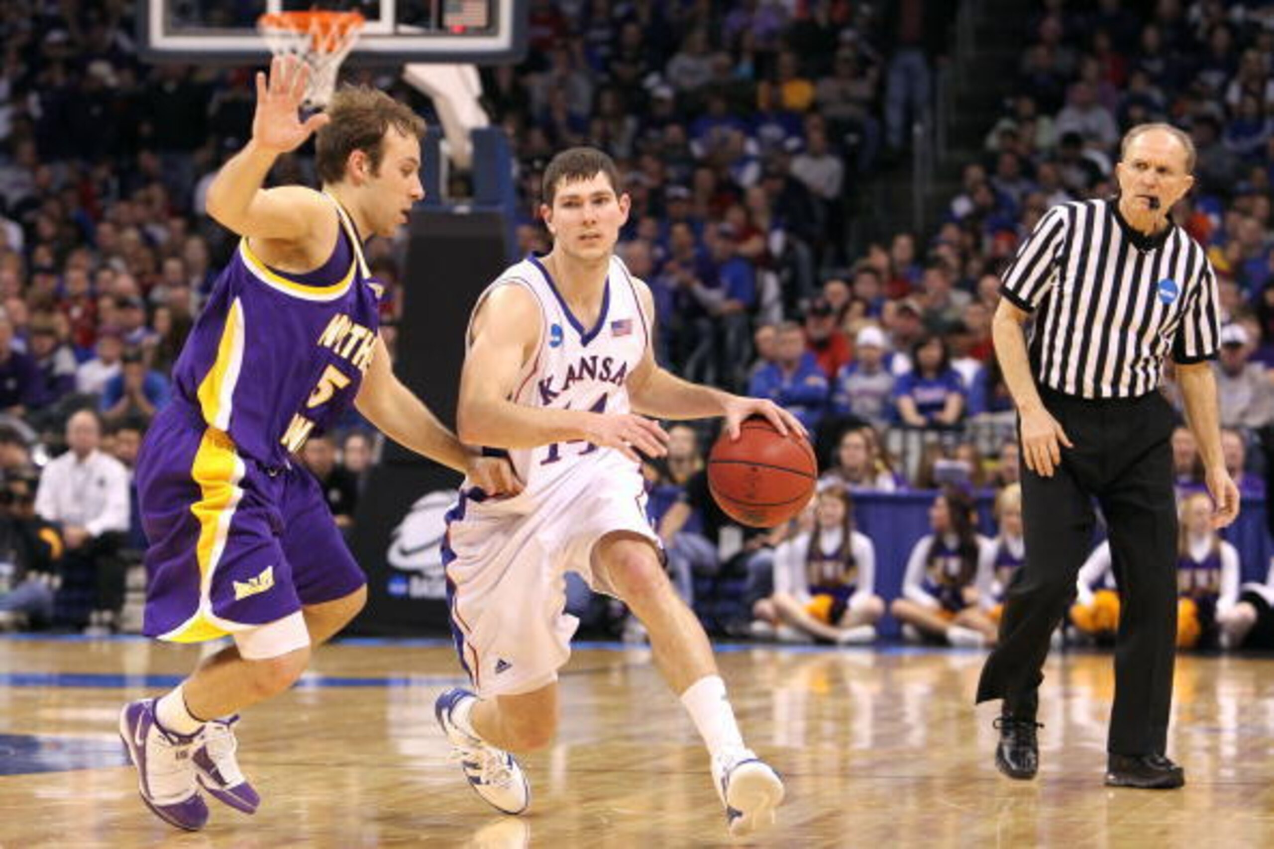 Tyrel Reed and Kansas were unable to get by Ali Farokhmanesh and Northern Iowa in 2009.