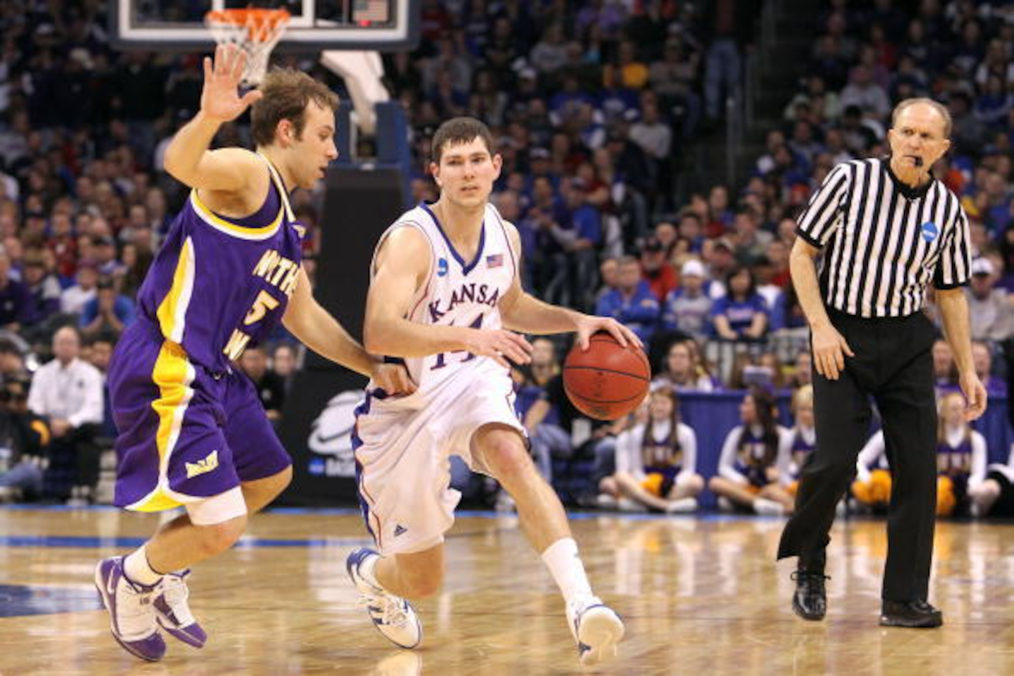 Tyrel Reed and Kansas were unable to get by Ali Farokhmanesh and Northern Iowa in 2009.