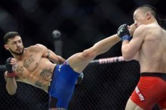 Cub Swanson (left) defeated Tatsuya Kawajiri on the undercard.
