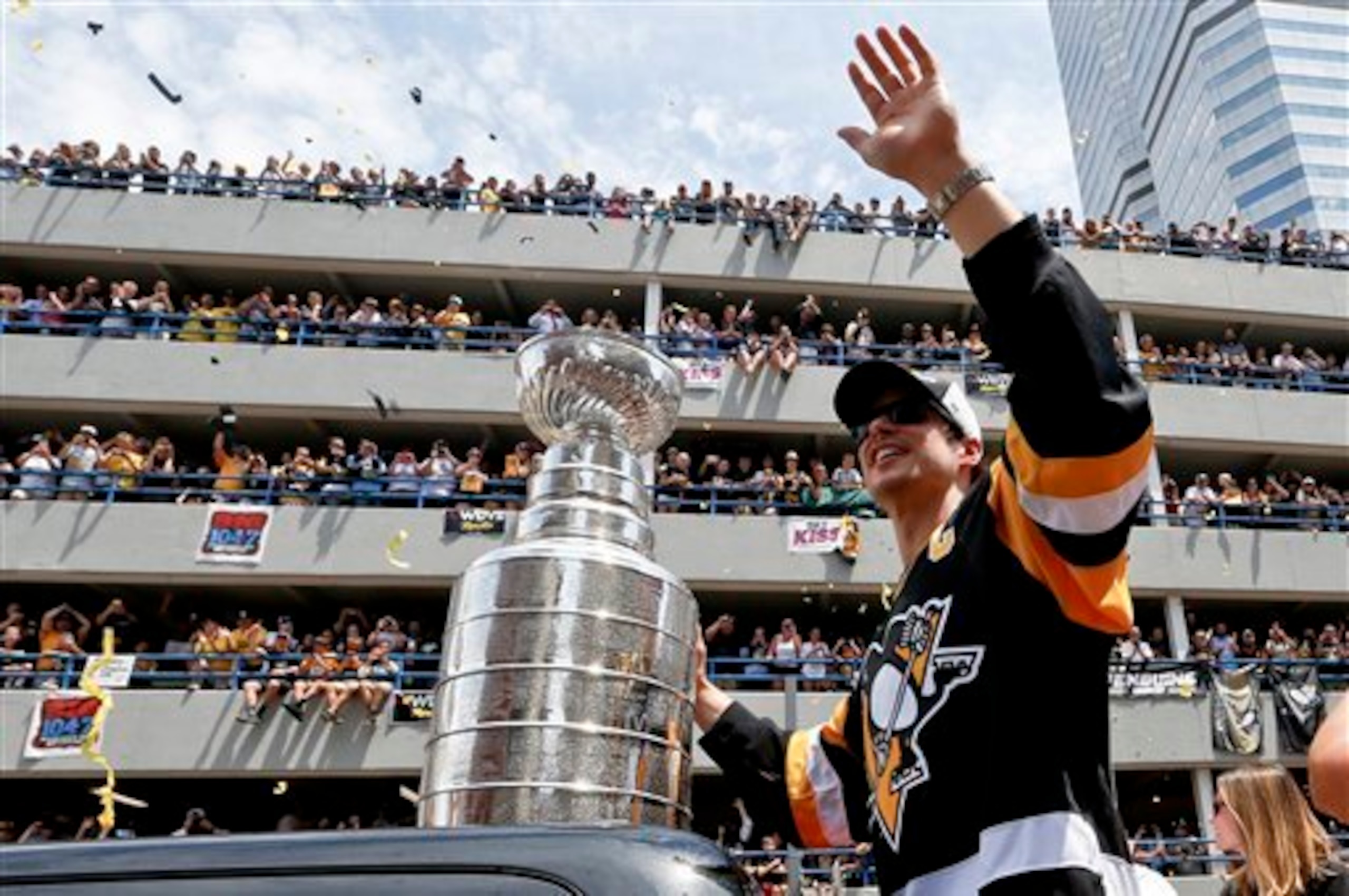 Any NHL fan wants this scene.