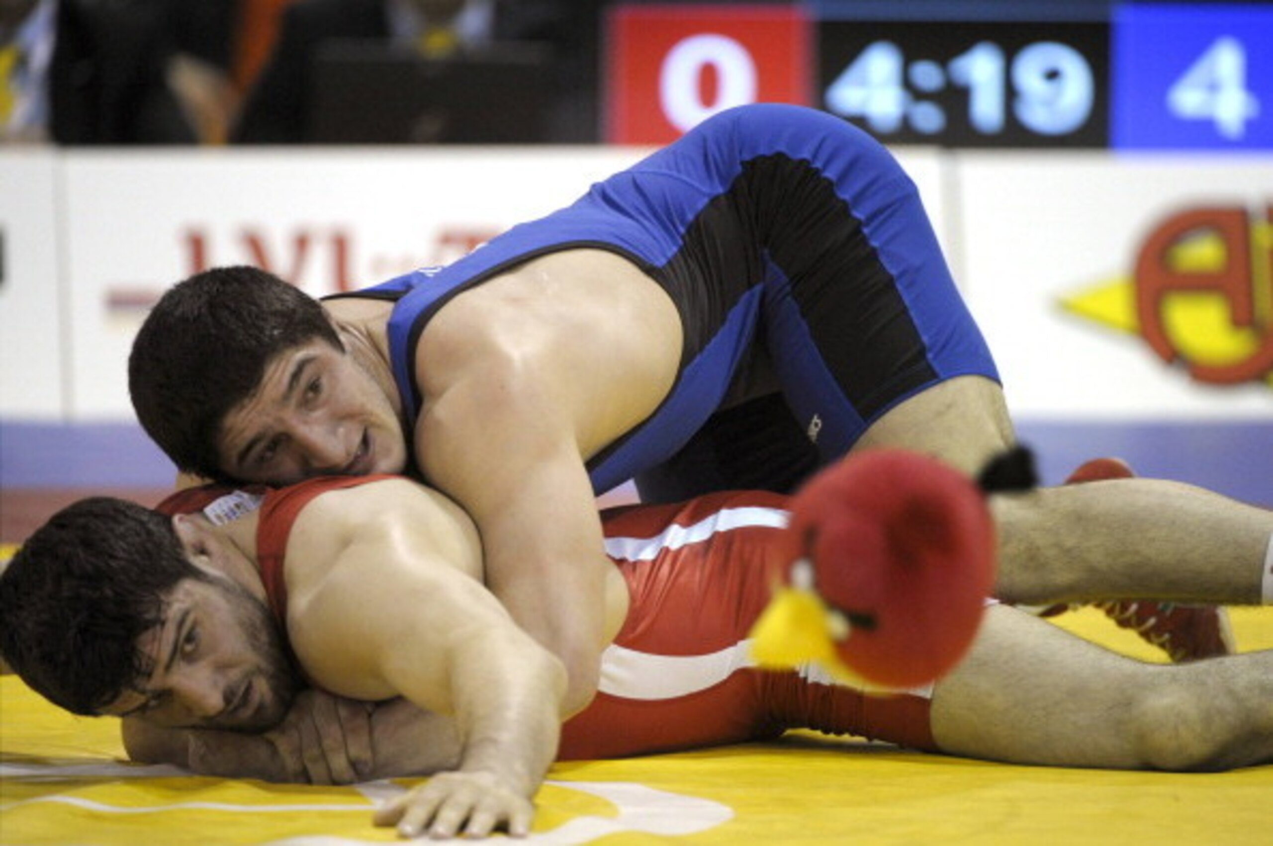 Abdulrashid Sadulaev (top)
