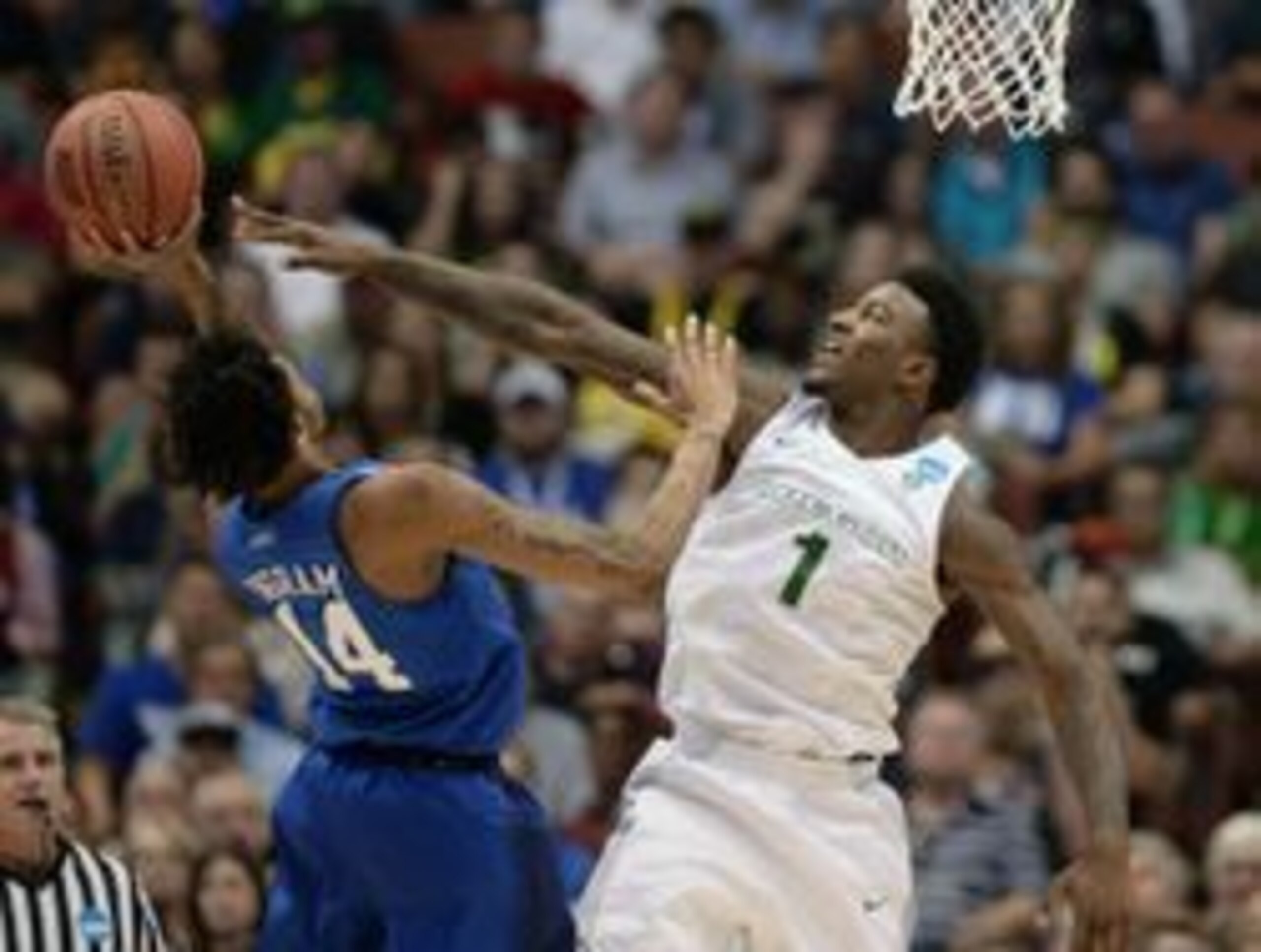 Jordan Bell is one of two elite shot-blockers at Oregon.