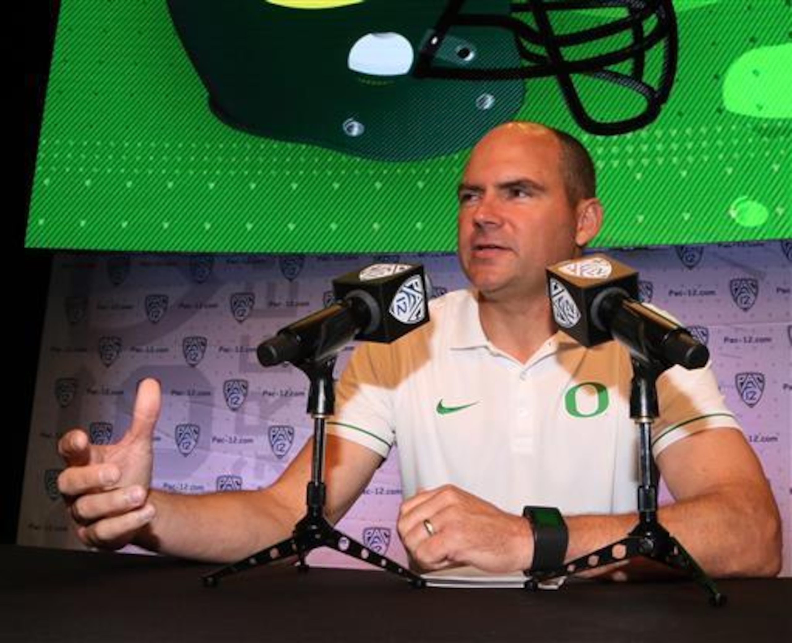 Mark Helfrich and Oregon could take a step back in 2016.
