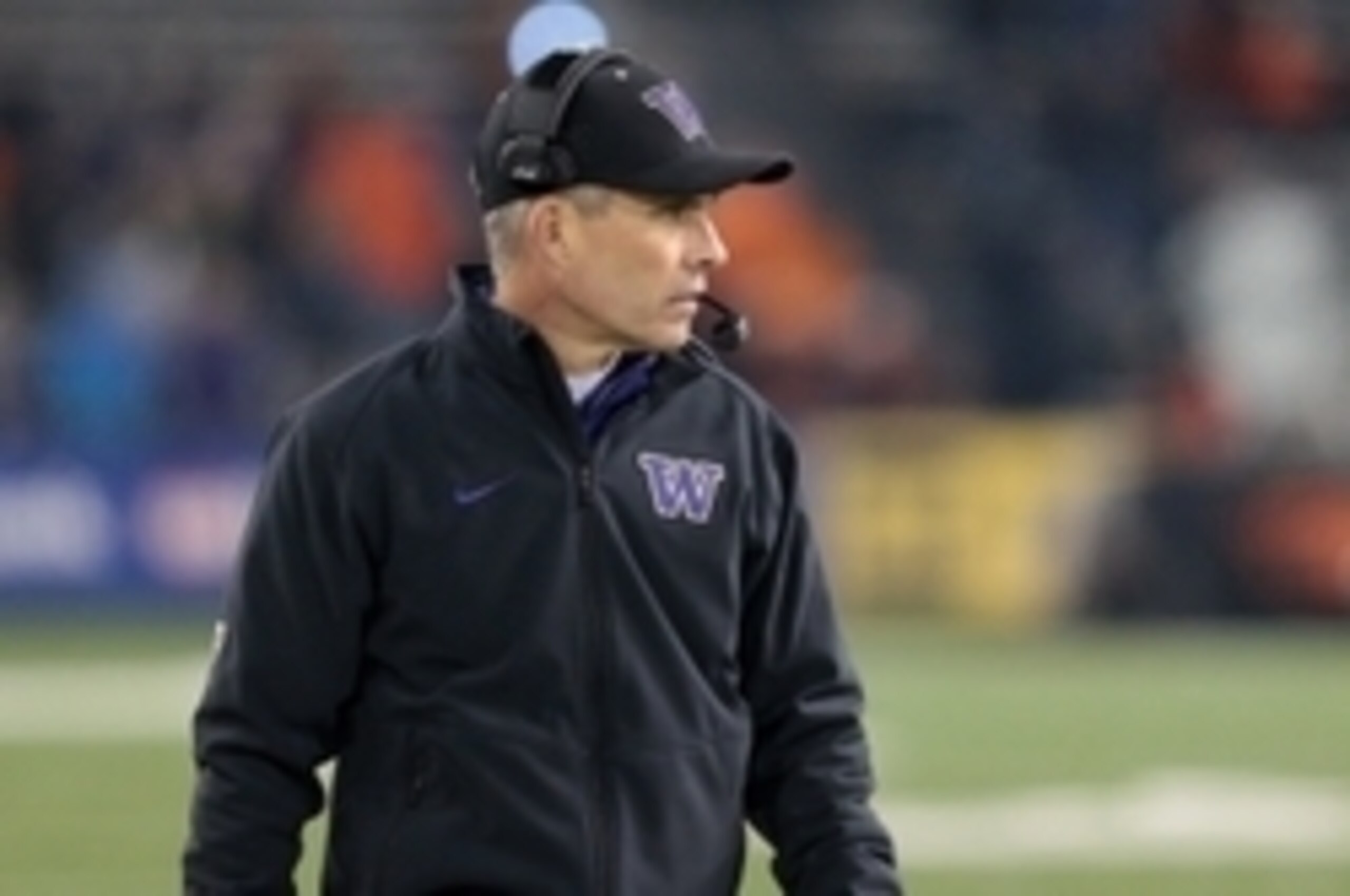 Washington head coach Chris Petersen