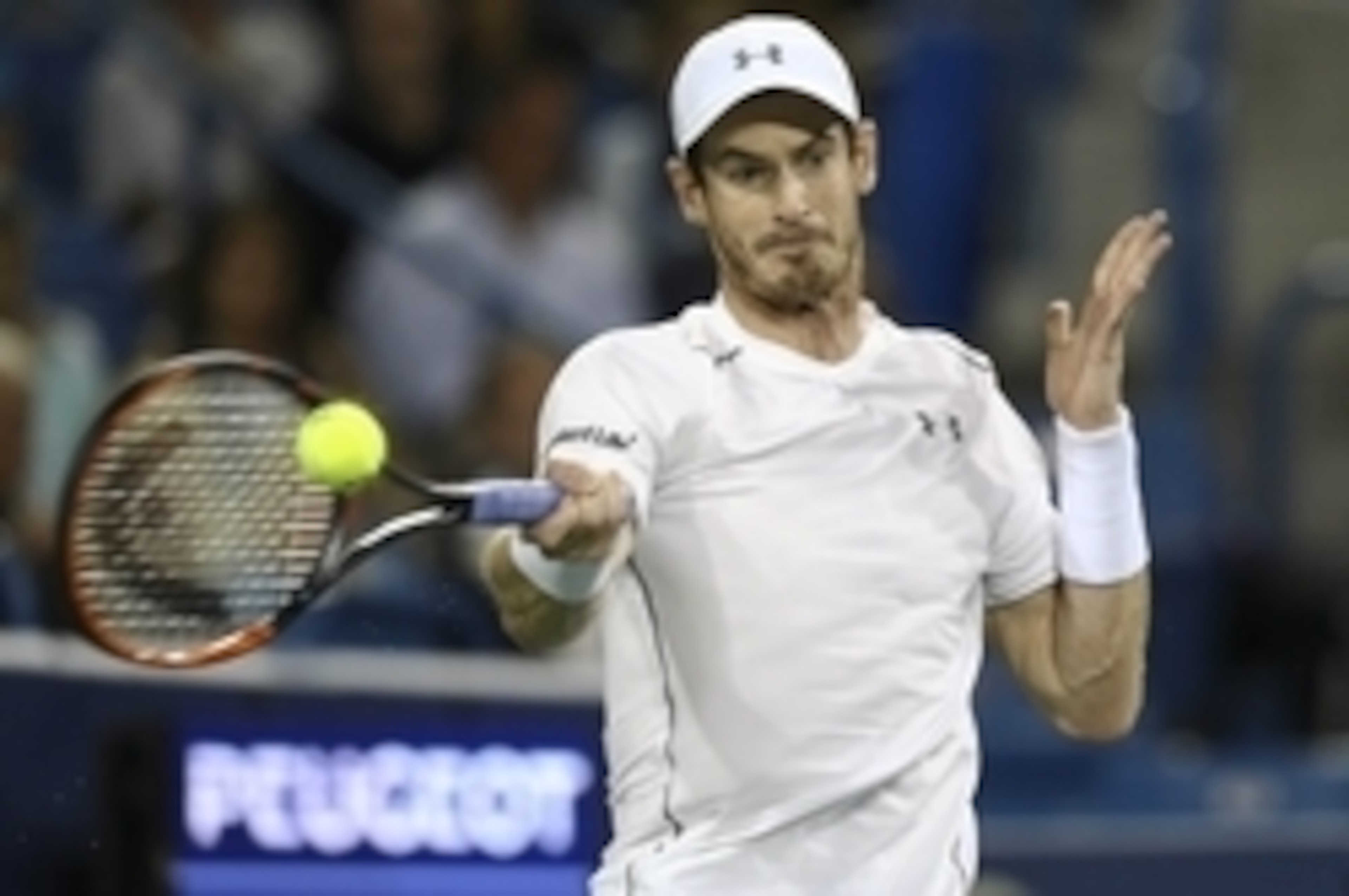 Andy Murray hits a forehand at the 2016 Western & Southern Open in Cincinnati.