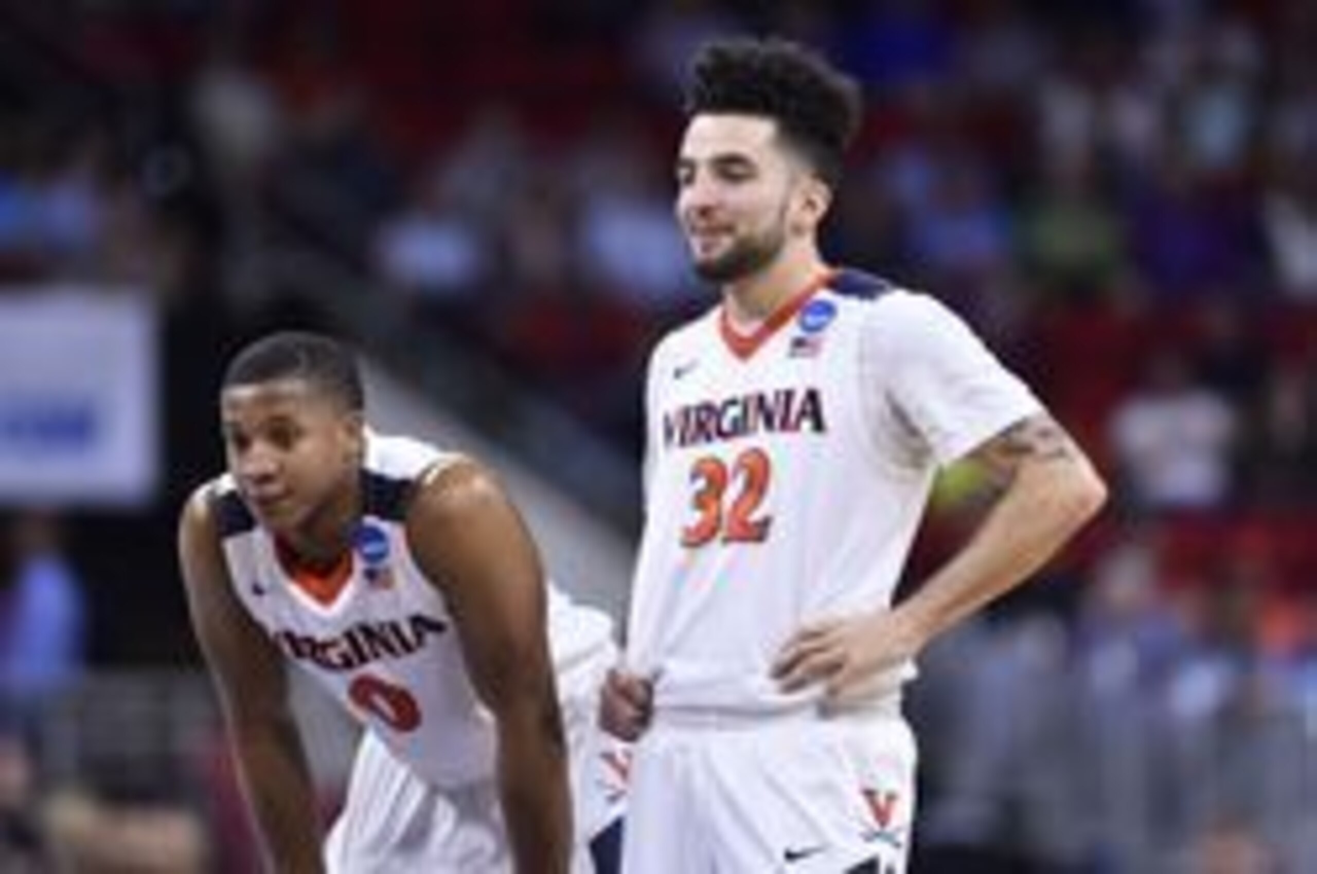 Devon Hall (0) and London Perrantes (32)