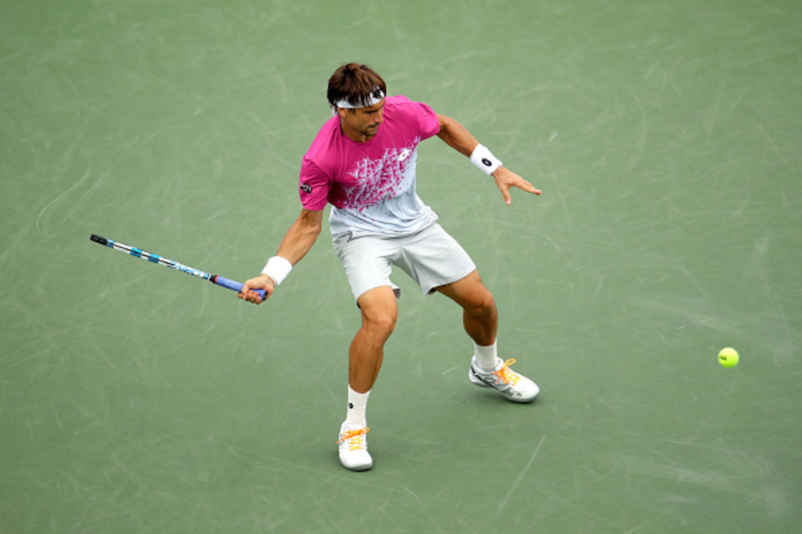David Ferrer prepares to hit a forehand during a match at the 2016 U.S. Open.