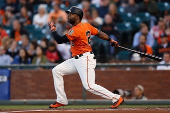 SAN FRANCISCO, CA - AUGUST 26: Denard Span #2 of the San Francisco Giants at bat in the first inning against the Atlanta Braves at AT&T Park on August 26, 2016 in San Francisco, California. (Photo by Lachlan Cunningham/Getty Images)