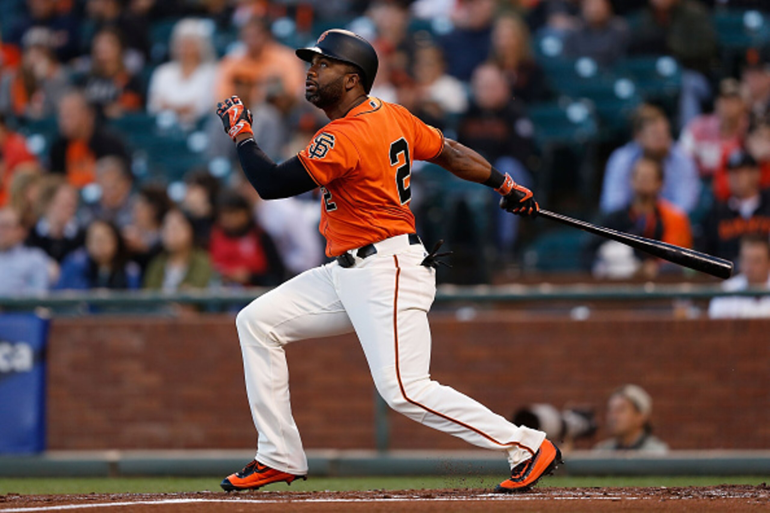SAN FRANCISCO, CA - AUGUST 26: Denard Span #2 of the San Francisco Giants at bat in the first inning against the Atlanta Braves at AT&T Park on August 26, 2016 in San Francisco, California. (Photo by Lachlan Cunningham/Getty Images)