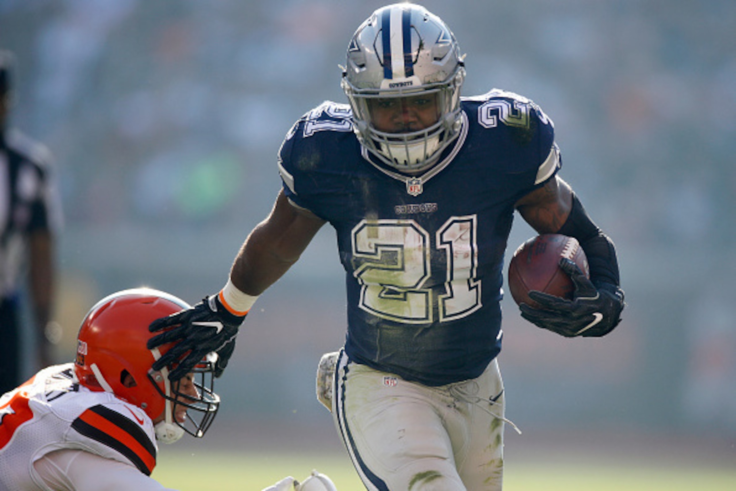 It should be another week of Ezekiel Elliott leaving his opponents in the dust.