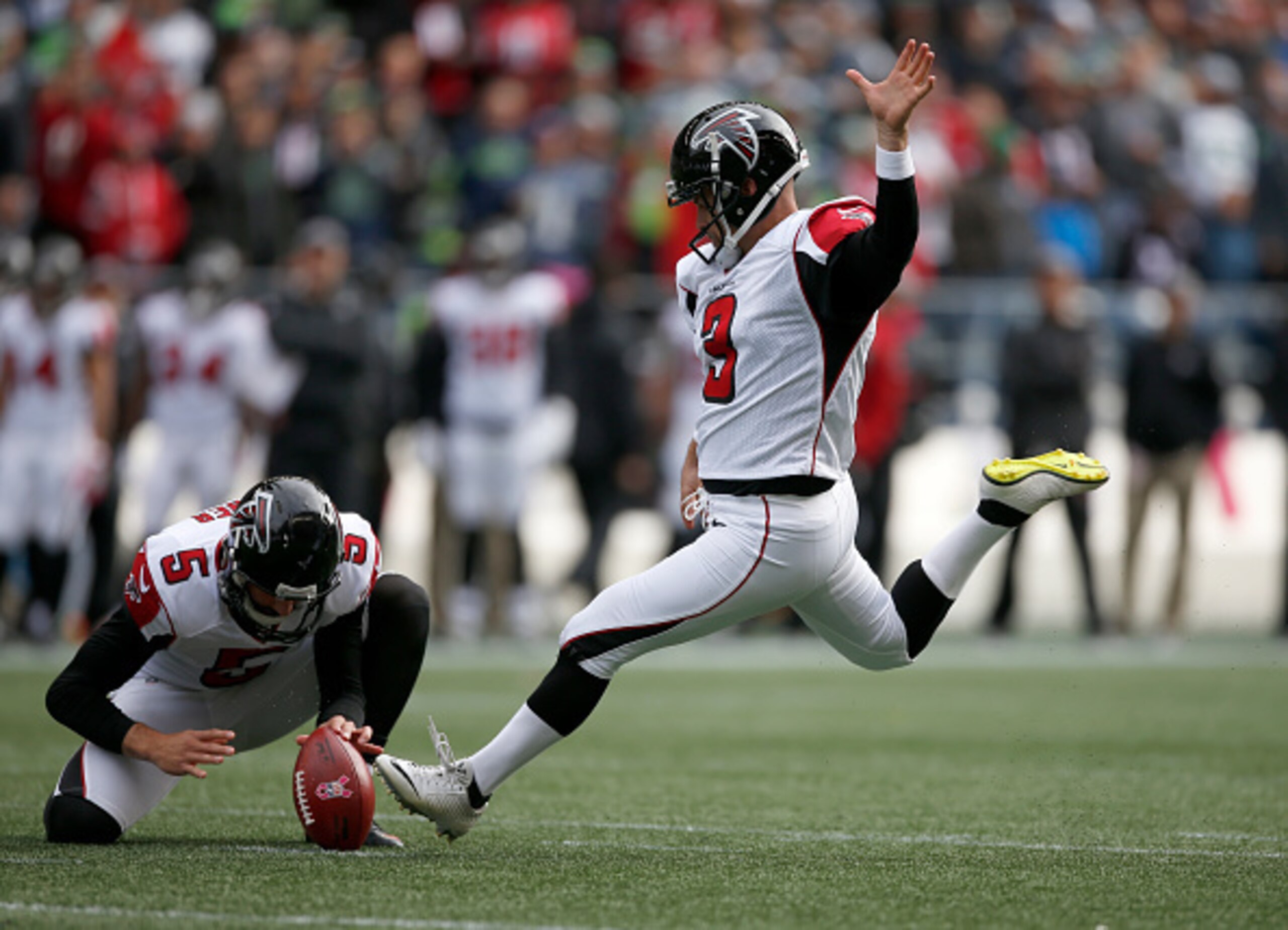 Don't underestimate the advantage of kicking indoors for Matt Bryant this weekend.