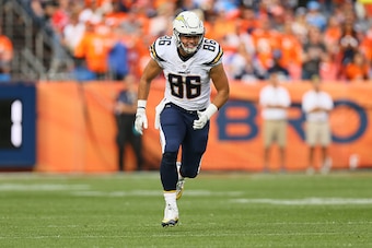 DENVER, CO - OCTOBER 30:  Tight end Hunter Henry #86 of the San Diego Chargers at Sports Authority Field at Mile High on October 30, 2016 in Denver, Colorado. (Photo by Justin Edmonds/Getty Images)